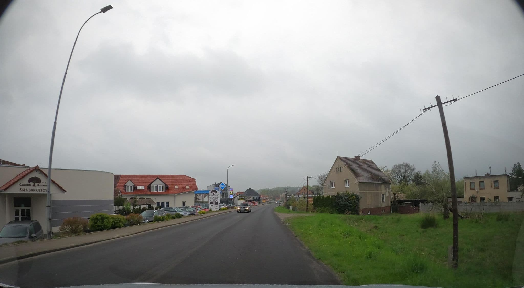 Street view near Hotel Mużakowski, Bad Muskau — © masterofnoroad (CC BY-SA · Mapillary)