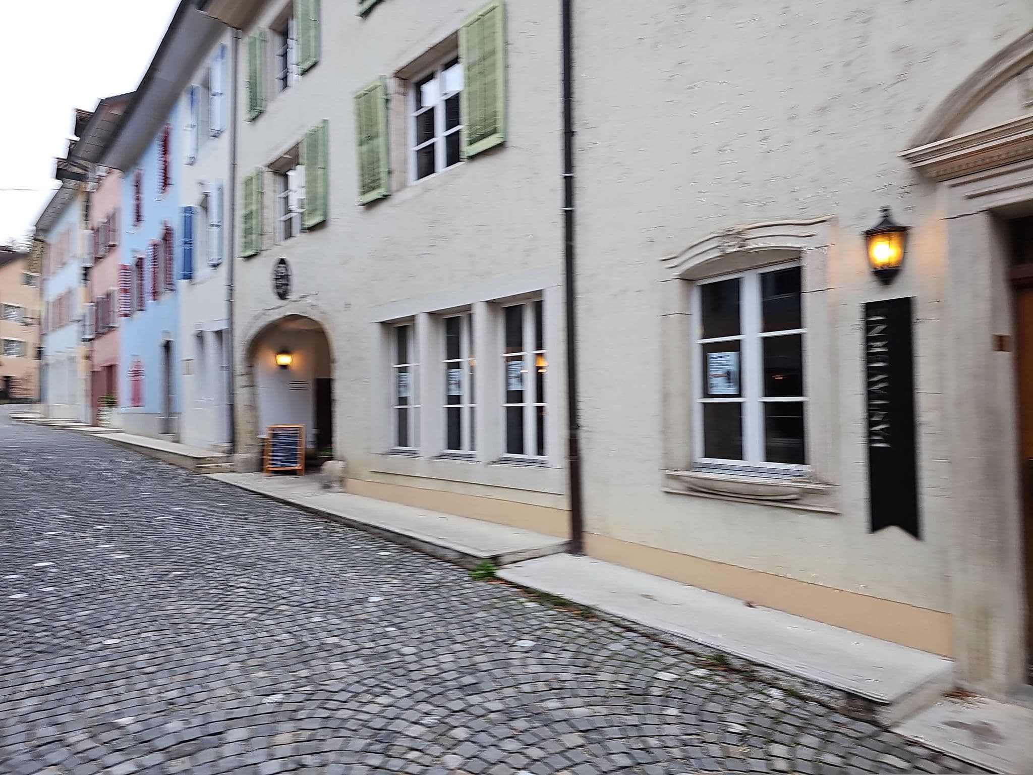 Street view near Peanut Medieval Lodge, Courgenay — © DogeZaemon (CC BY-SA · Mapillary)