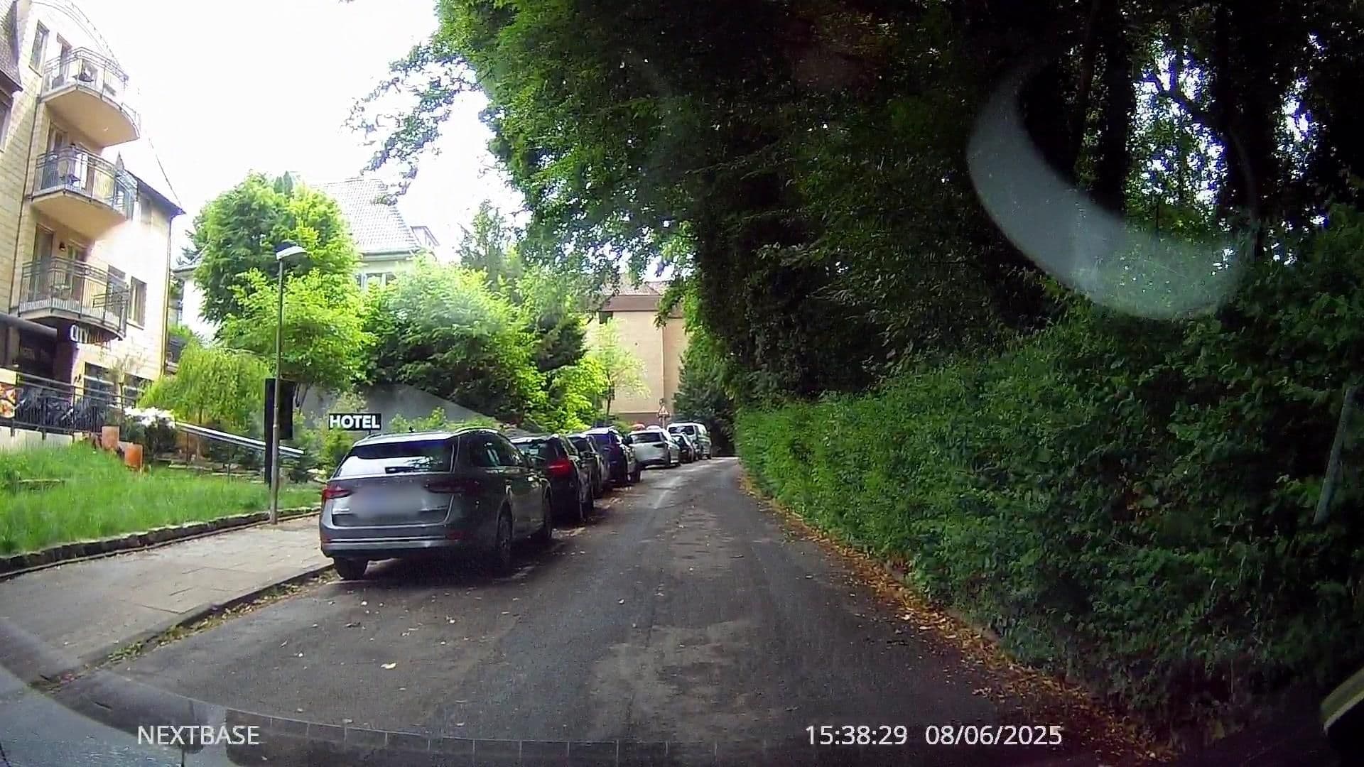 Street view near CityHome am Kurpark, Bad Salzuflen — © derlipper (CC BY-SA · Mapillary)
