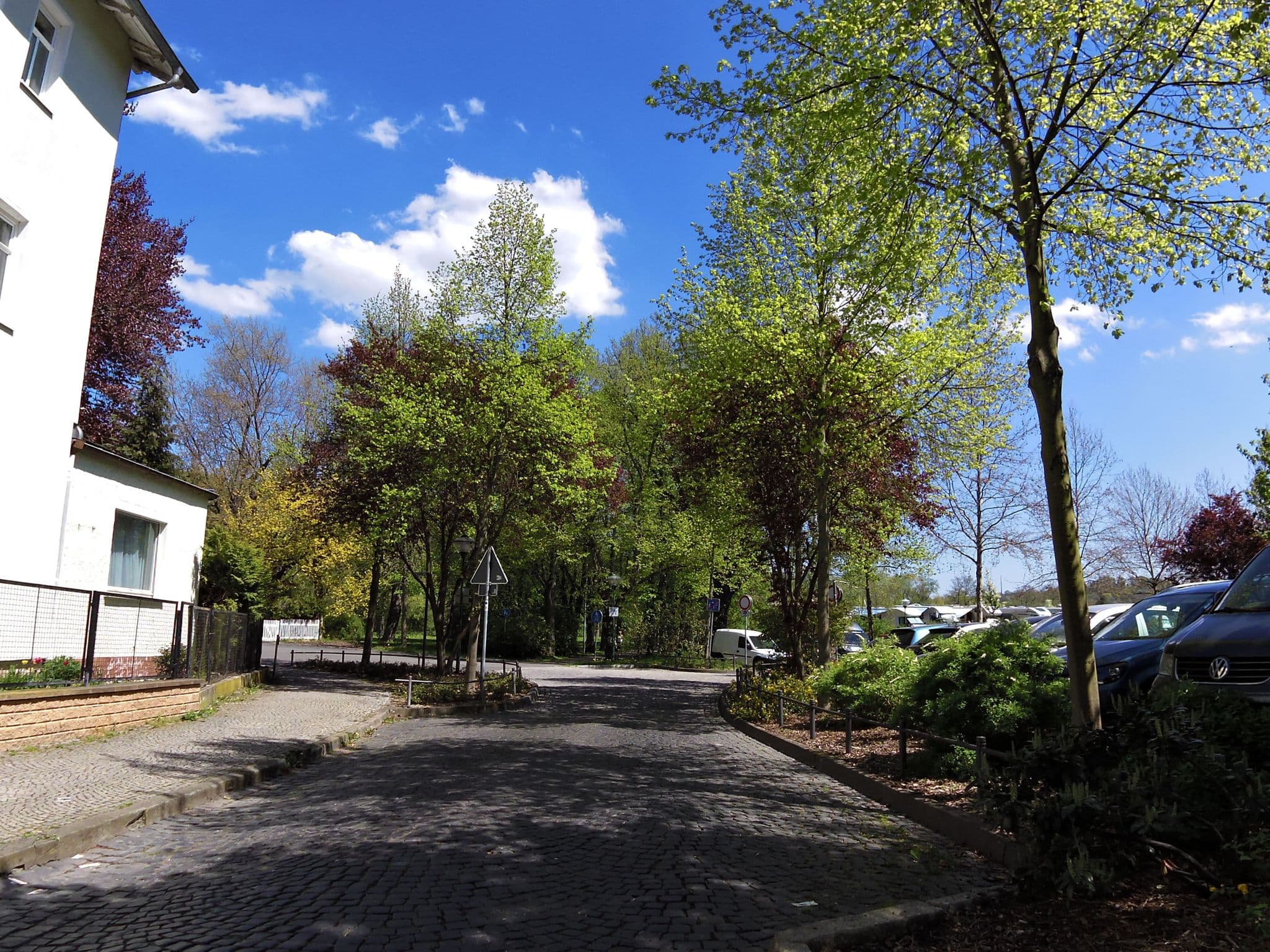 Street view near Pension Stegmann - Ivonne Gerlitz, Bad Salzungen — © zoegglmeyr (CC BY-SA · Mapillary)