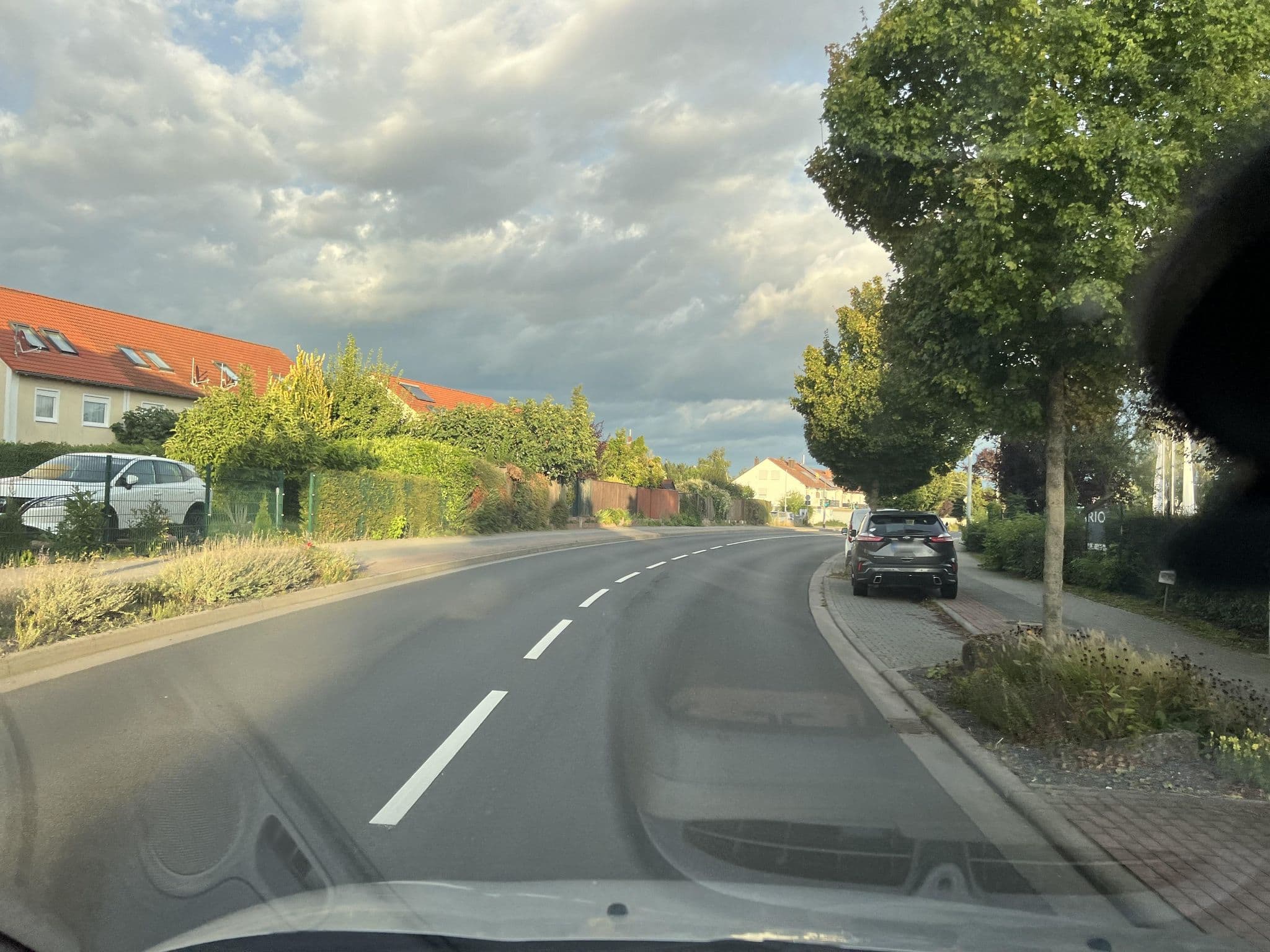 Street view near K&T Estate, Liederbach — © robffm (CC BY-SA · Mapillary)