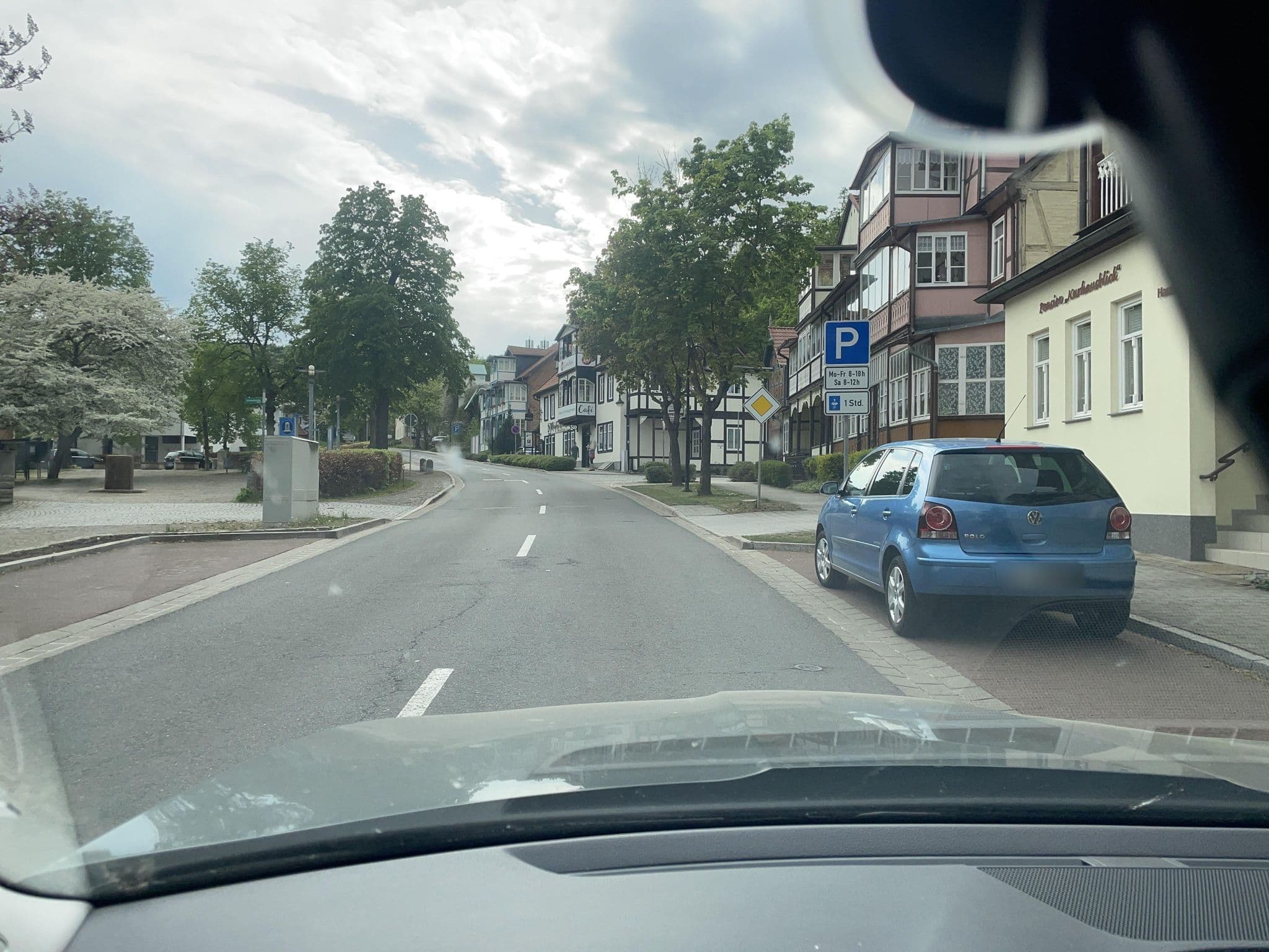 Street view near Pension Kurhausblick, Bad Suderode — © surveyor99 (CC BY-SA · Mapillary)