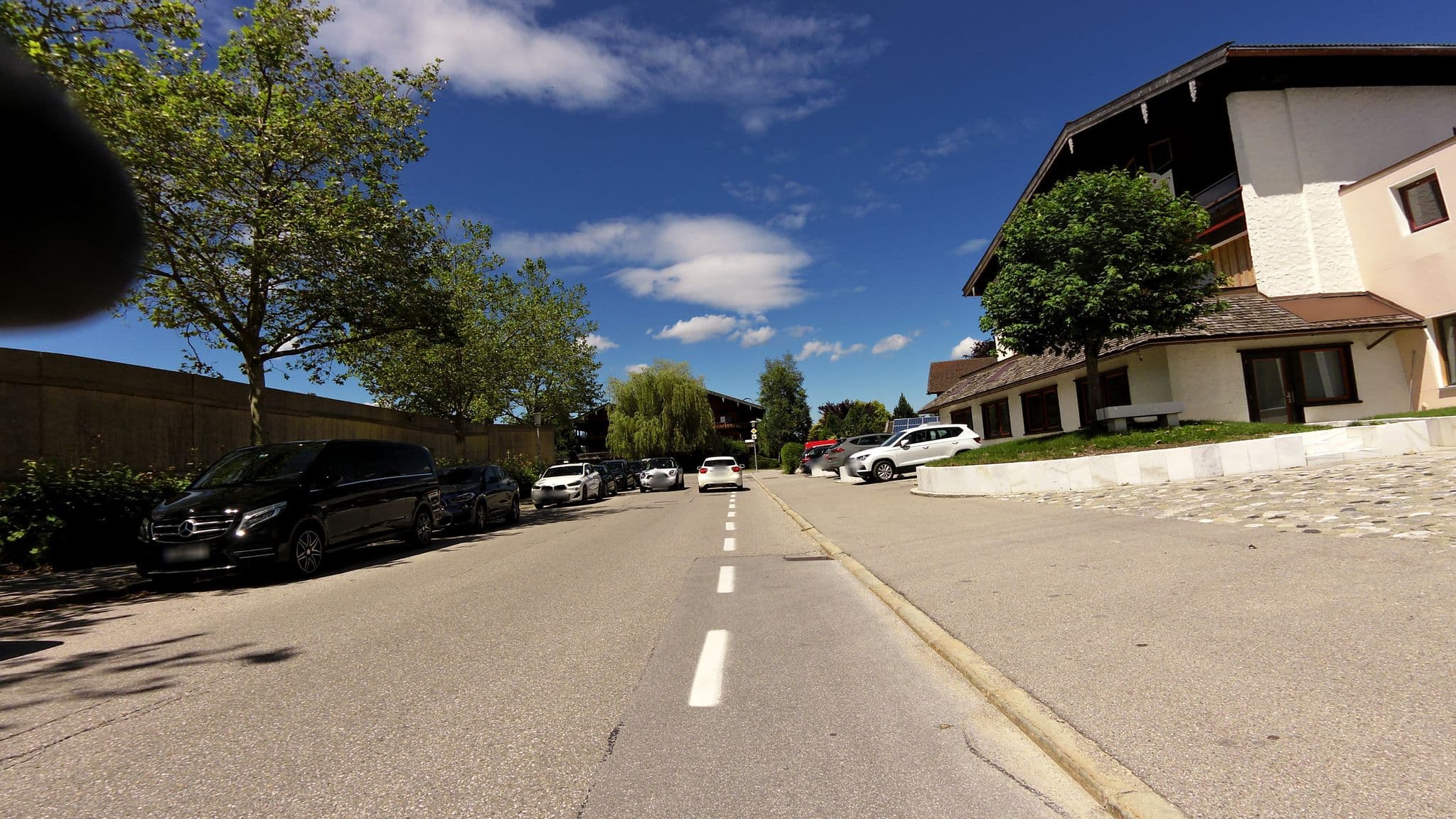 Street view near Hotel Terrassenhof am Tegernsee (Restaurant, Day-Spa, Sailingcenter, Biergarten & Eventlocation), Bad Wiessee — © czmrtn (CC BY-SA · Mapillary)