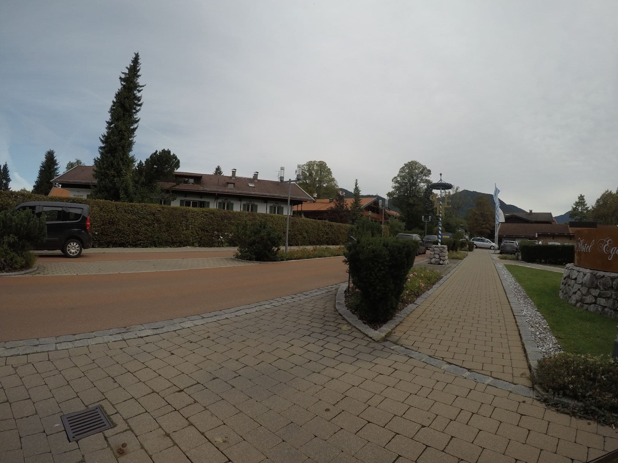 Street view near Parkhotel Egerner Höfe, Rottach-Egern — © chrisbeddow (CC BY-SA · Mapillary)