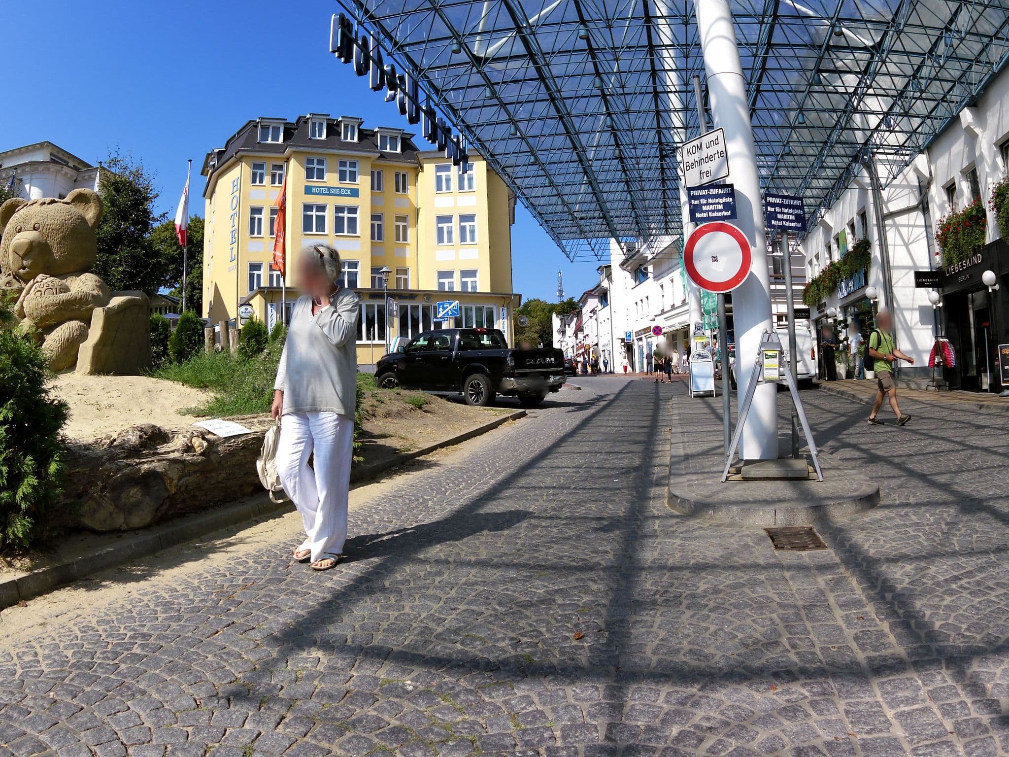 Street view near Hotel Kaiserhof Heringsdorf, Seebad Heringsdorf