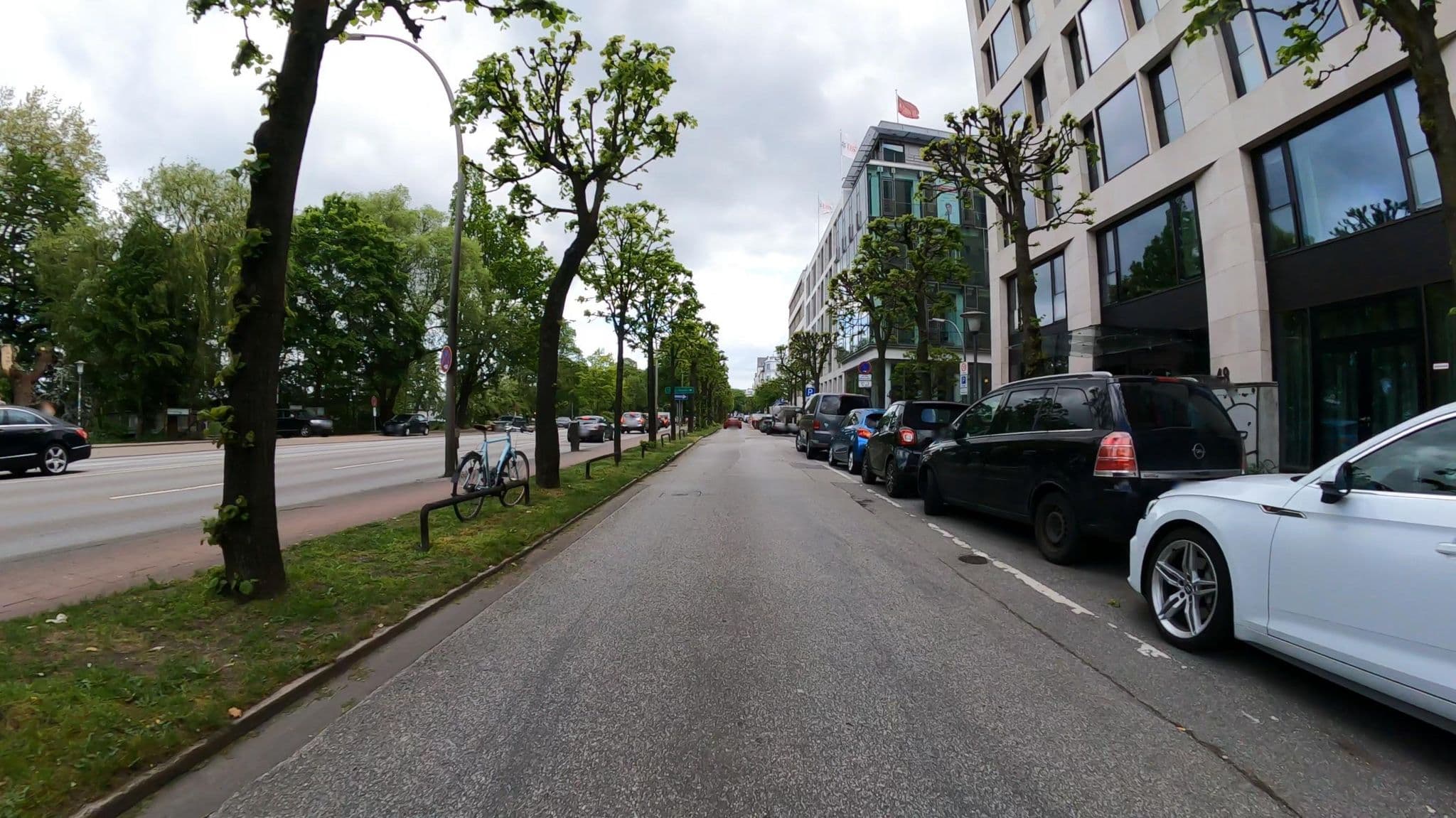 Street view near mhp Hotel an der Alster GmbH, St. Georg — © veloroute_hamburg (CC BY-SA · Mapillary)