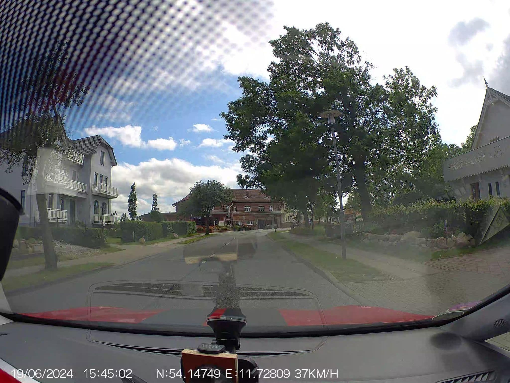 Street view near Weißt Du noch Gästehäuser & Suiten Kühlungsborn, Ostseebad Kühlungsborn — © AR88 (CC BY-SA · Mapillary)