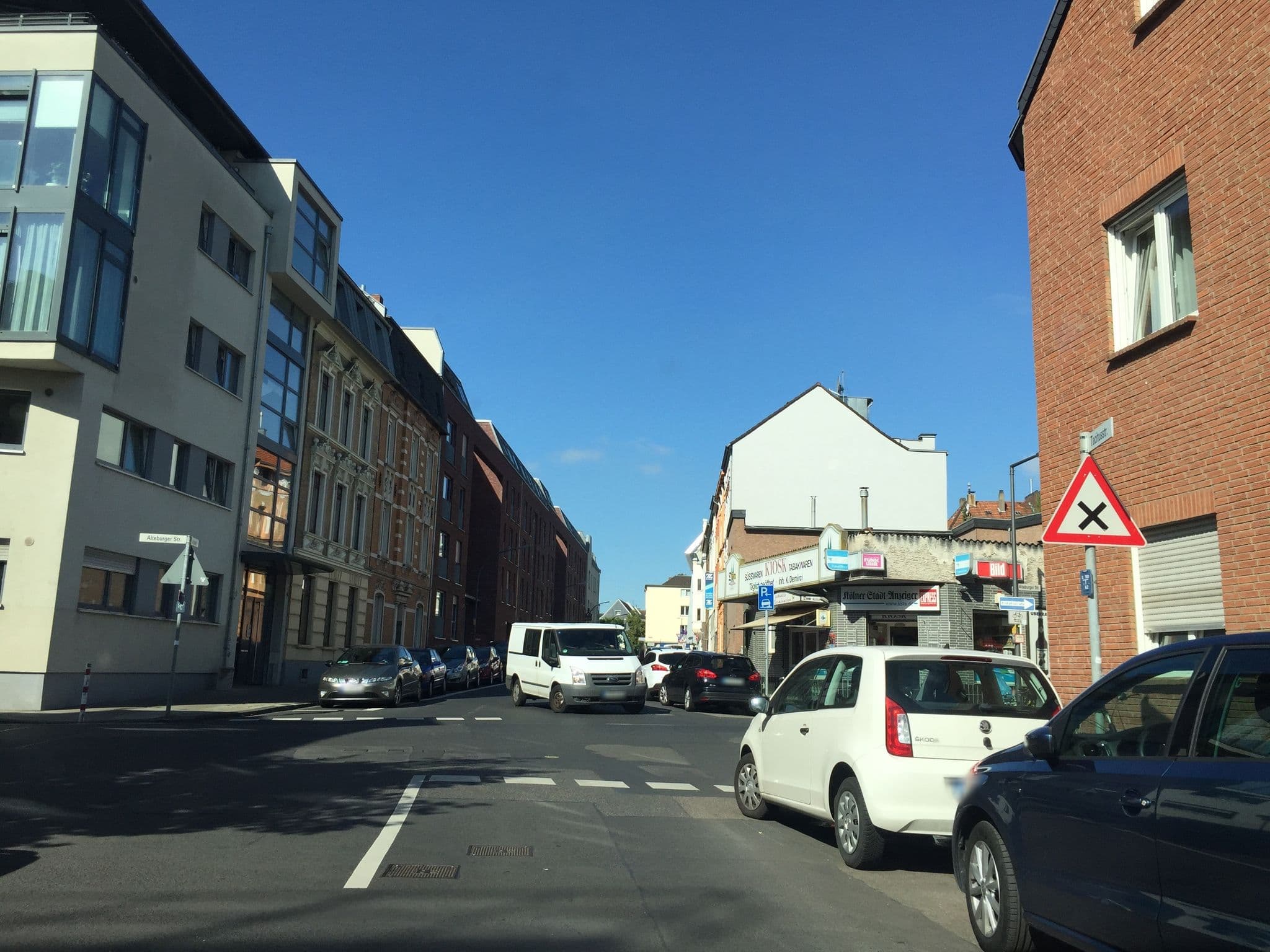 Street view near meta hotel, Bayenthal — © avataryt (CC BY-SA · Mapillary)