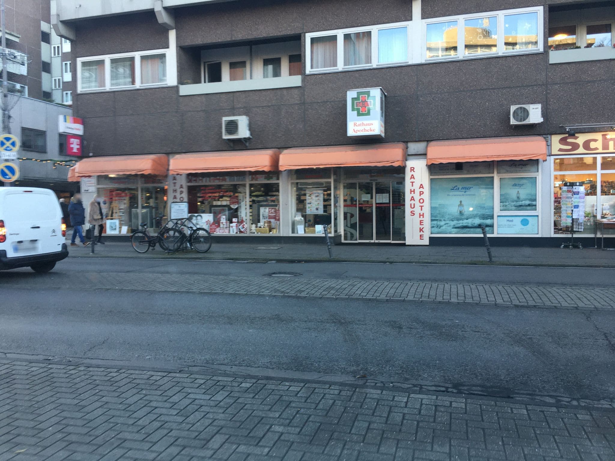 Street view near Steep`s Ihr Brauhaus & Hotel in Köln, Rodenkirchen — © raymond (CC BY-SA · Mapillary)
