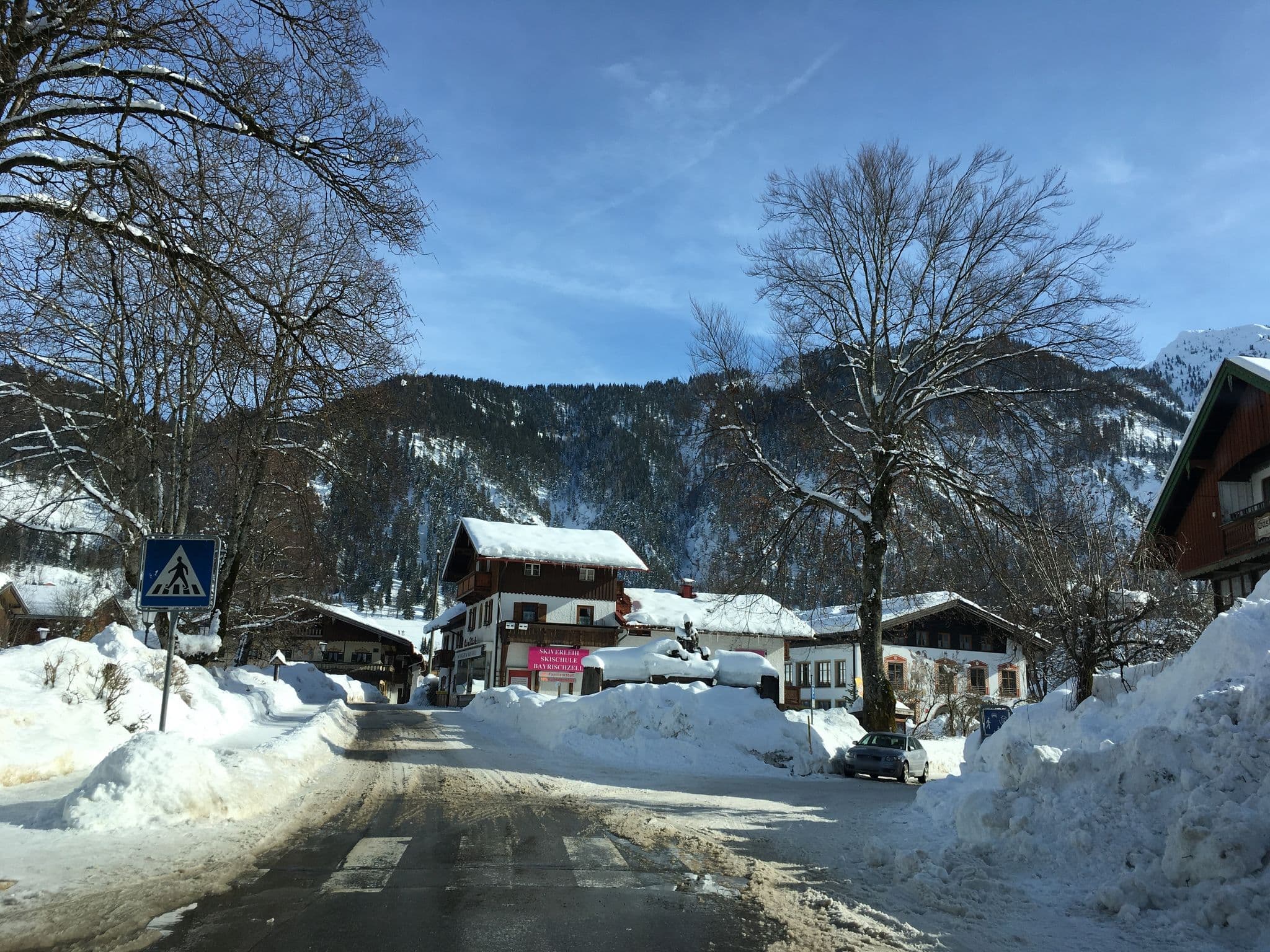 Street view near Königslinde - Hotel Garni im Herzen Bayrischzells, Bayrischzell — © maleo (CC BY-SA · Mapillary)