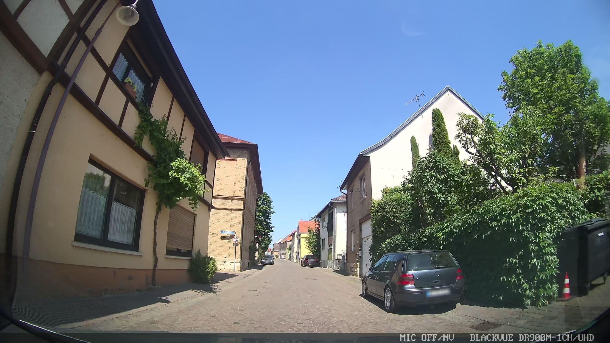 Street view near Gästehaus Rolly’s Hof, Bechtolsheim — © chuck (CC BY-SA · Mapillary)
