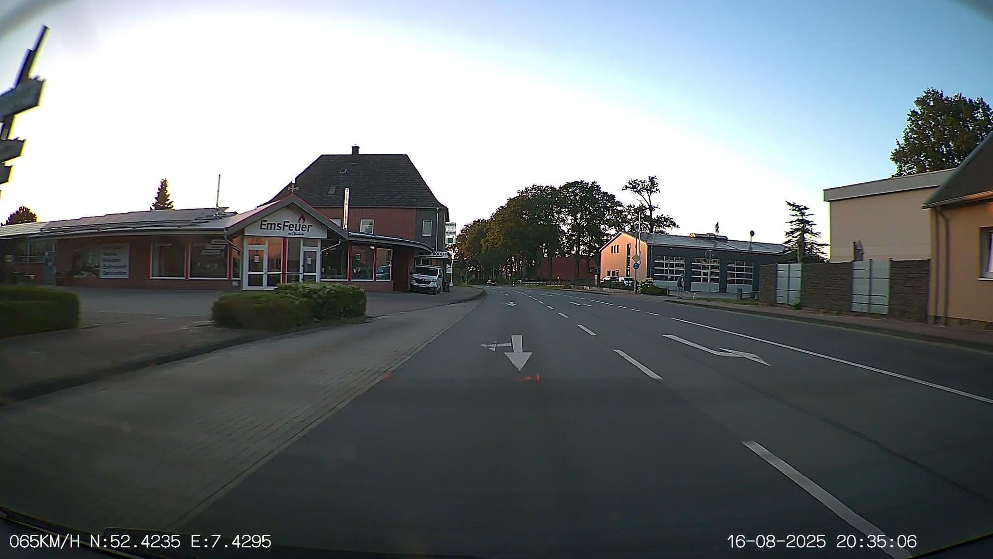 Street view near Landgasthaus Hermes | Hotel, Partyservice und Saalvermietung, Lünne — © heetENkoel (CC BY-SA · Mapillary)