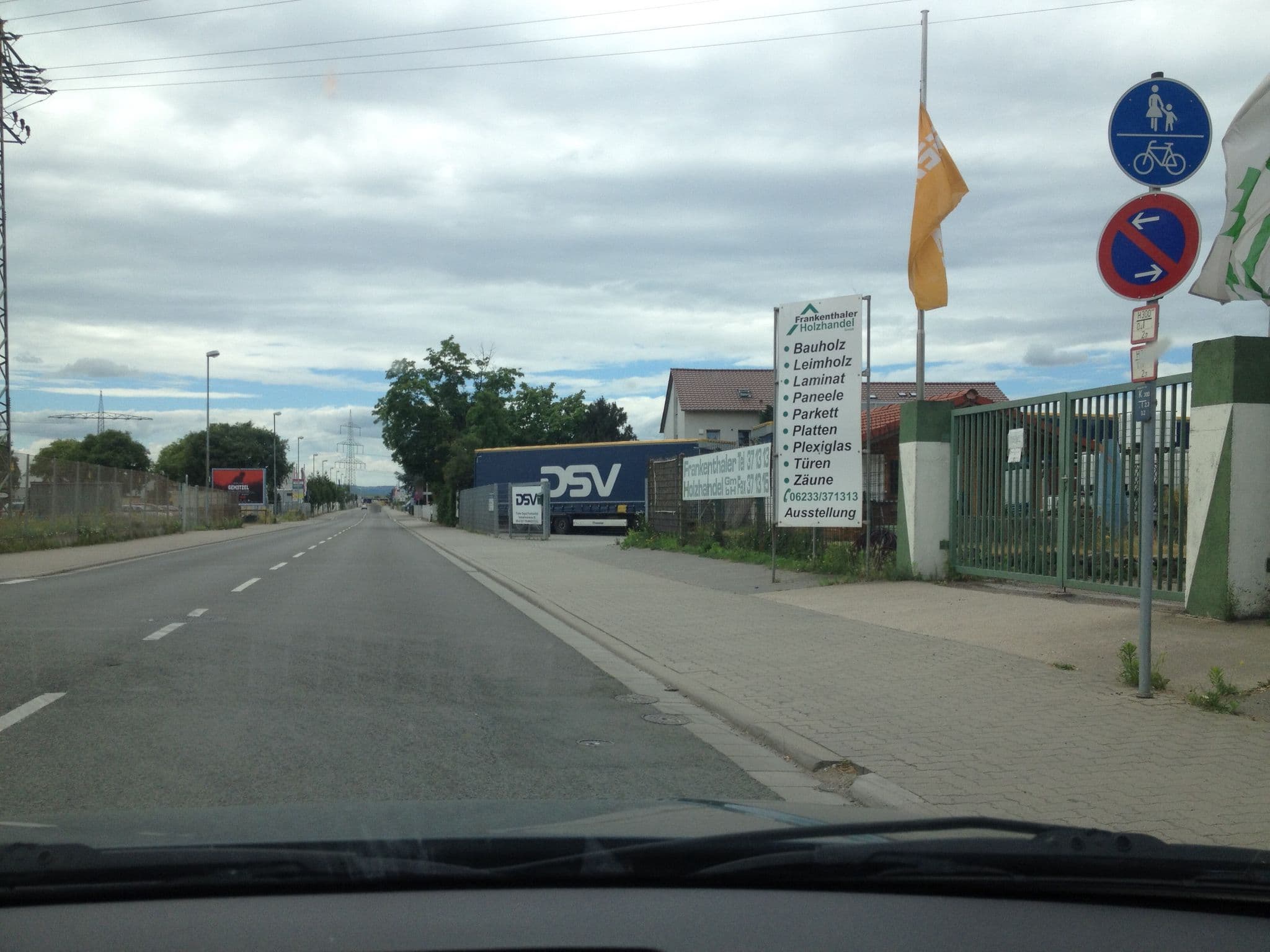 Street view near Apart Wohnraum Holzhandel, Frankenthal — © teddy73 (CC BY-SA · Mapillary)