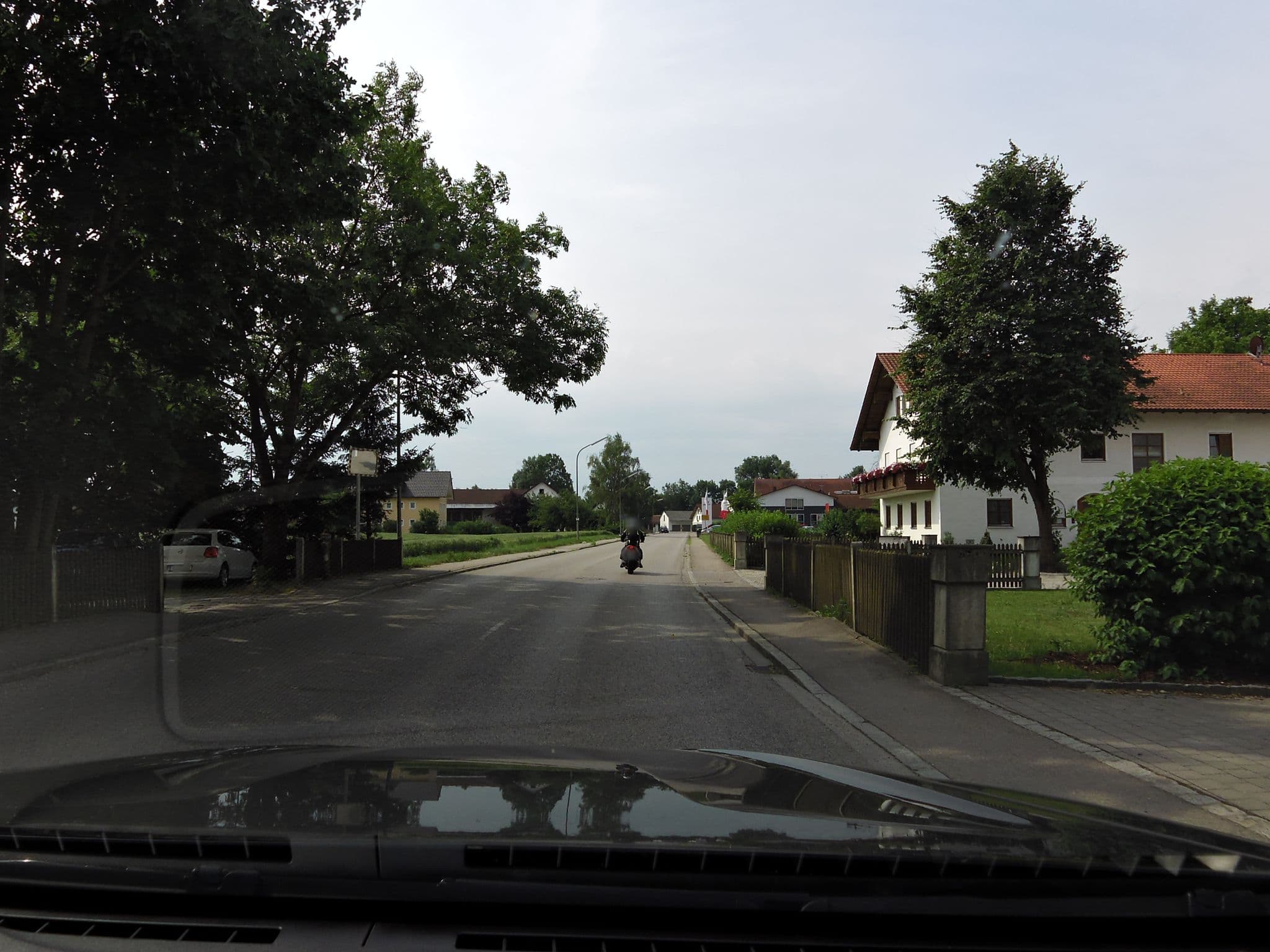 Street view near Gästehaus Kirmerschneiderhof, Berglern — © czmrtn (CC BY-SA · Mapillary)