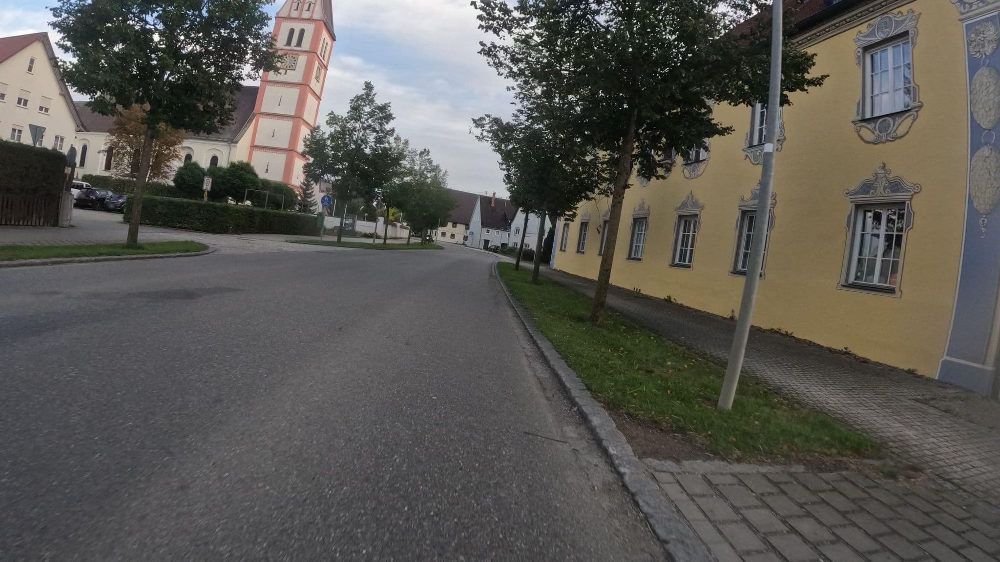 Street view near Hotel-Landgasthof Krone, Berkheim, Berkheim — © grynaeno (CC BY-SA · Mapillary)