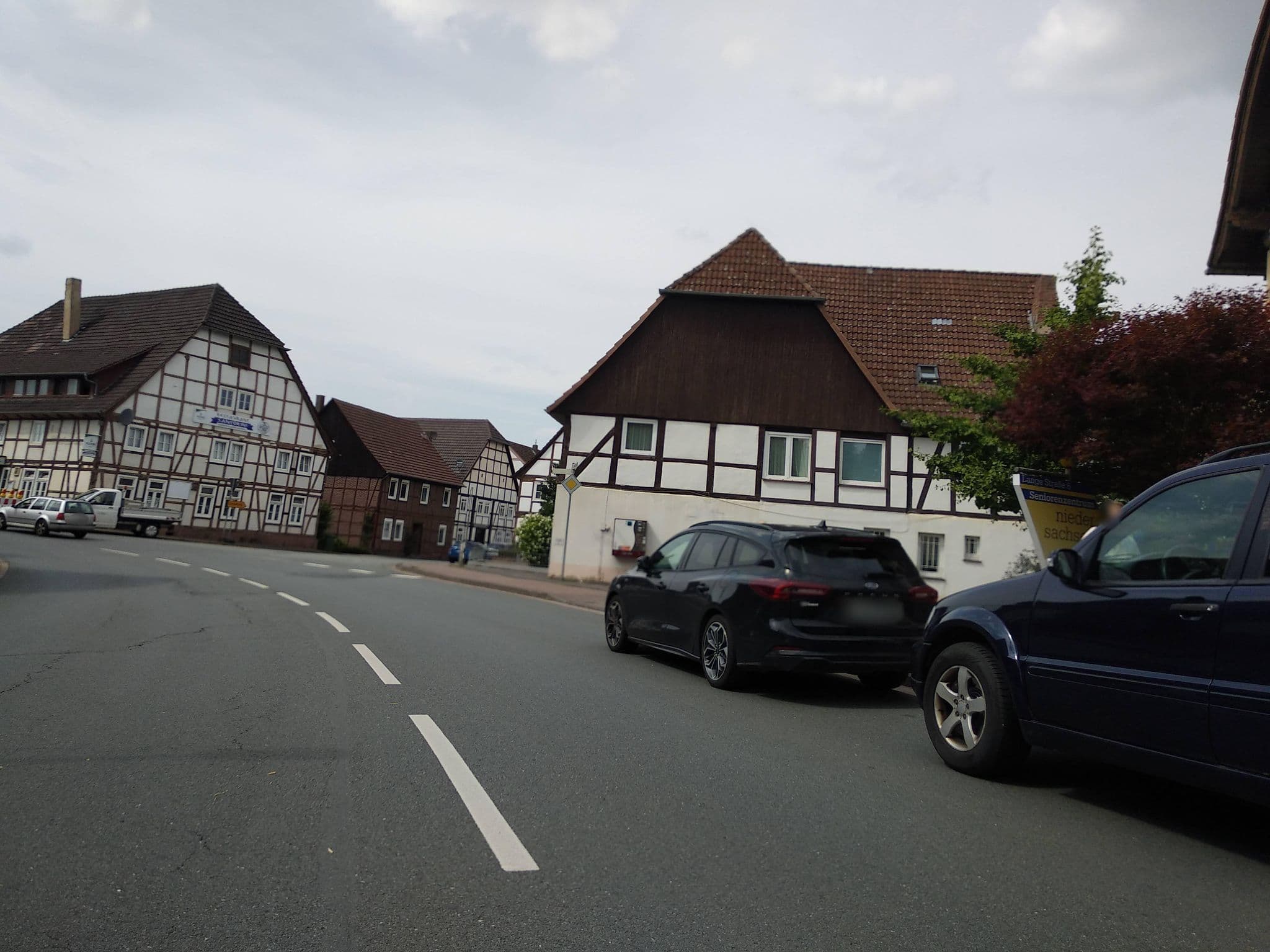 Street view near Hotel vier Spitzen - Kulturzentrum Niedersachsentor GbR, Beverungen — © steinm (CC BY-SA · Mapillary)