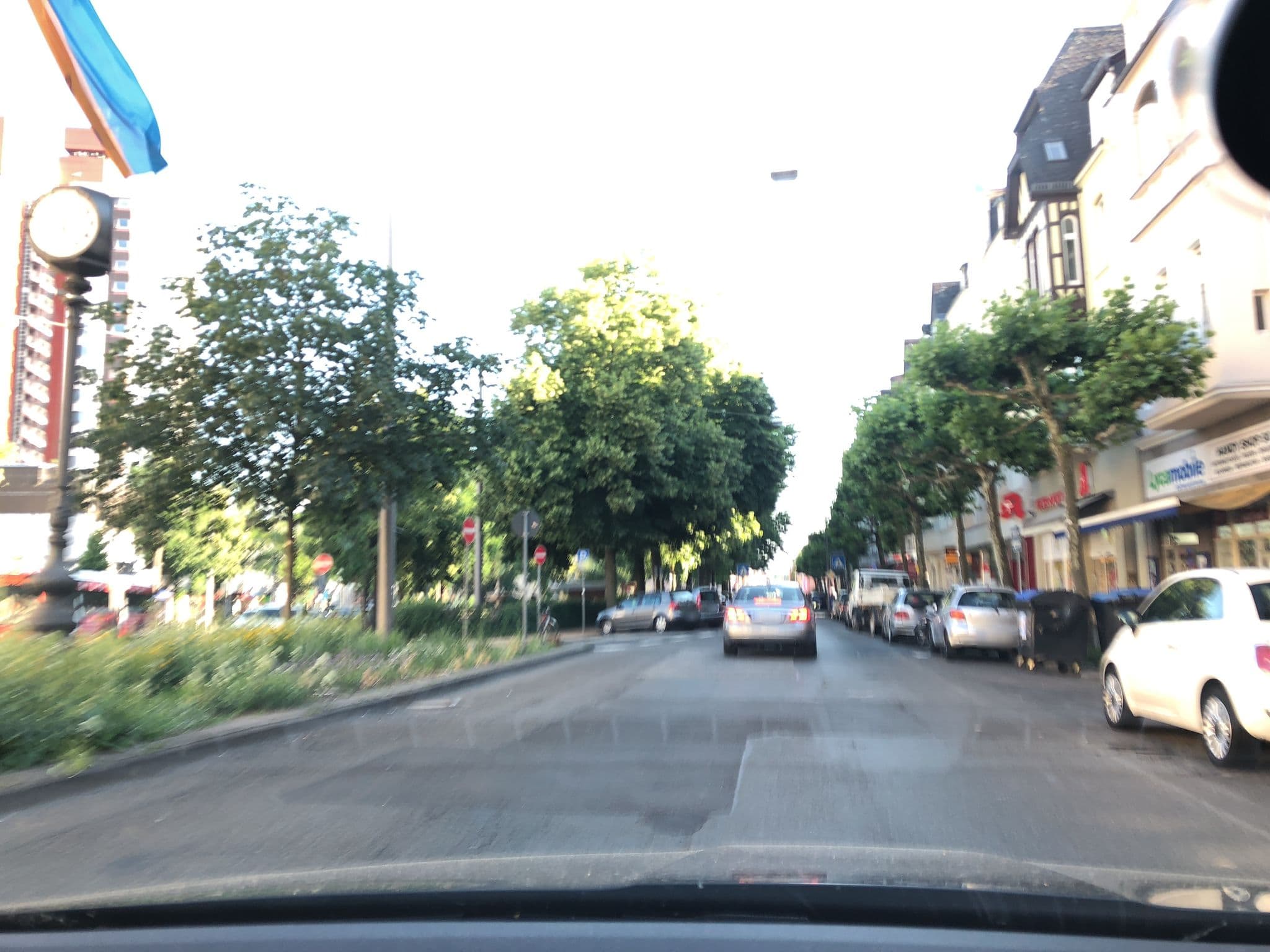 Street view near Hotel Zum Scheppen Eck, Biebrich — © multimaze (CC BY-SA · Mapillary)