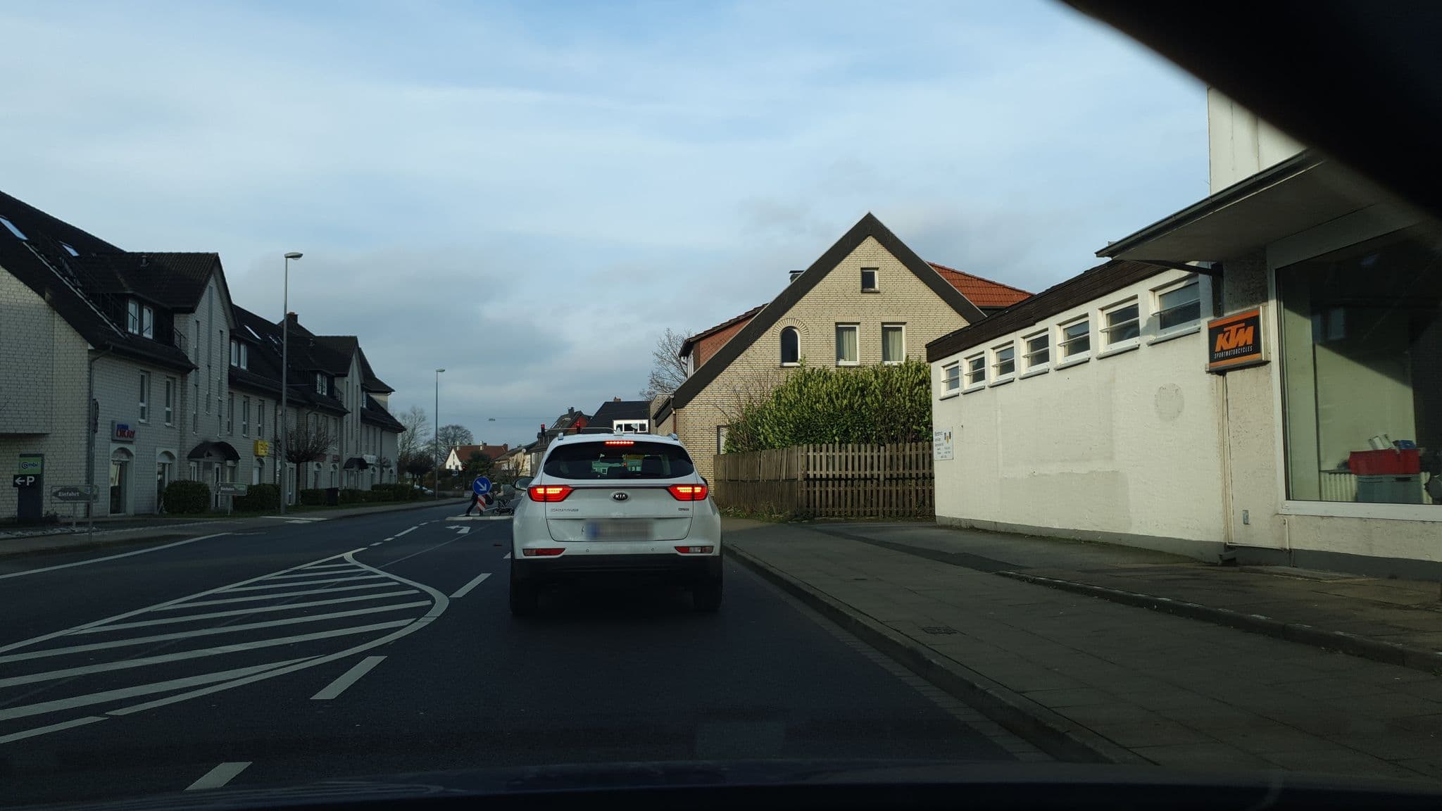 Street view near Mein Träumchen Apartments, Spenge — © crash69 (CC BY-SA · Mapillary)