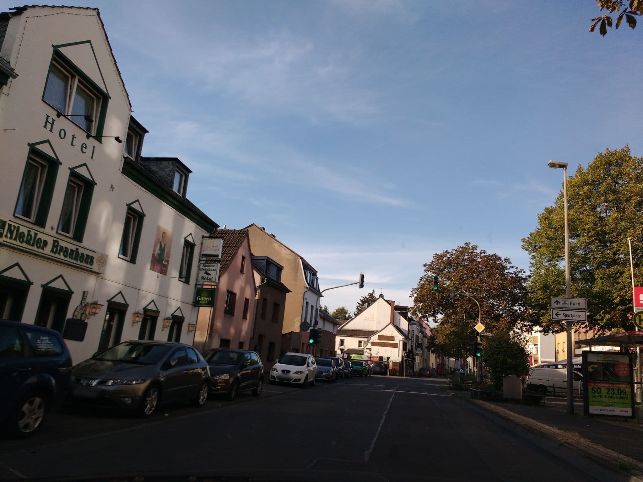 Street view near Niehler Hotel, Riehl — © thetornado76 (CC BY-SA · Mapillary)