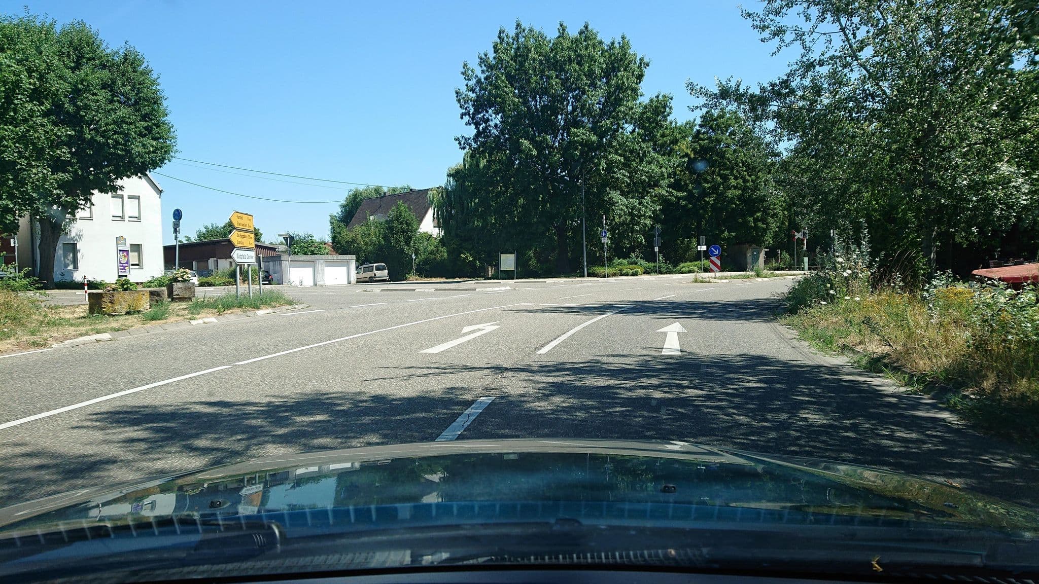 Street view near Hotel-Restaurant zum Bahnhof 1894 Rohrbach, Steinweiler — © wegavision (CC BY-SA · Mapillary)