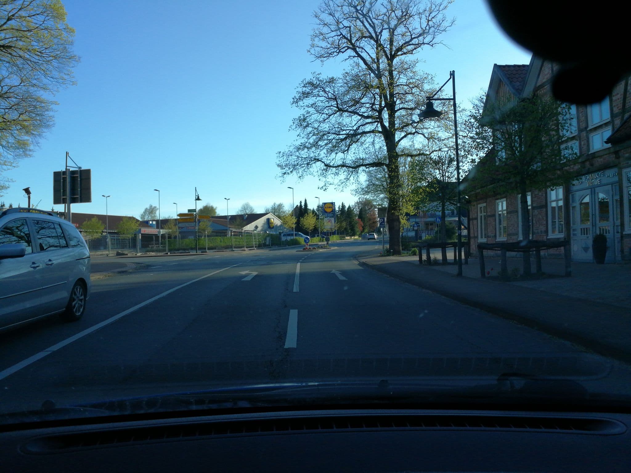 Street view near Schmucke Witwe, Bispingen — © hotteliene (CC BY-SA · Mapillary)