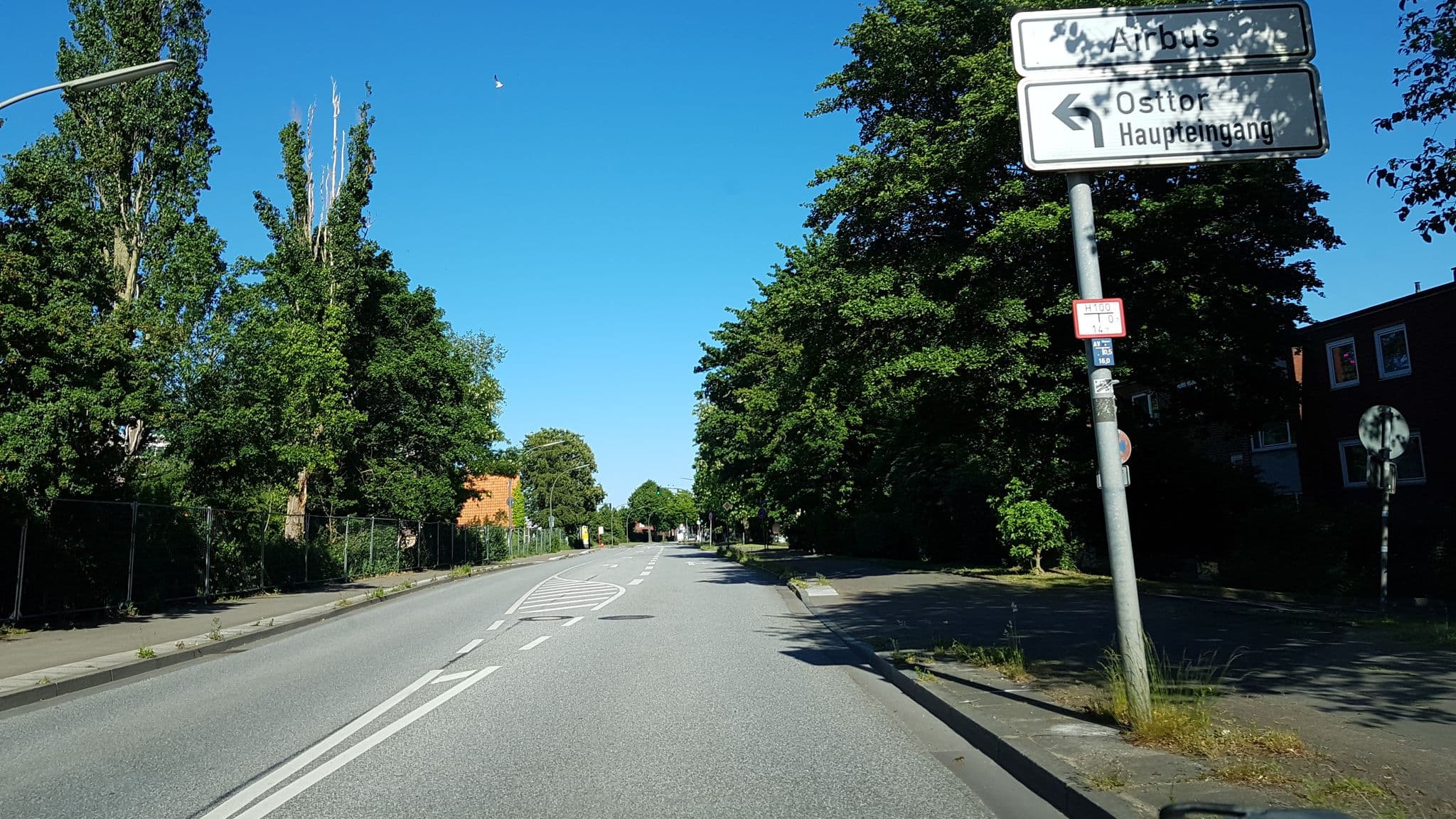 Street view near Moxy Hamburg - Finkenwerder, Finkenwerder — © hotteliene (CC BY-SA · Mapillary)