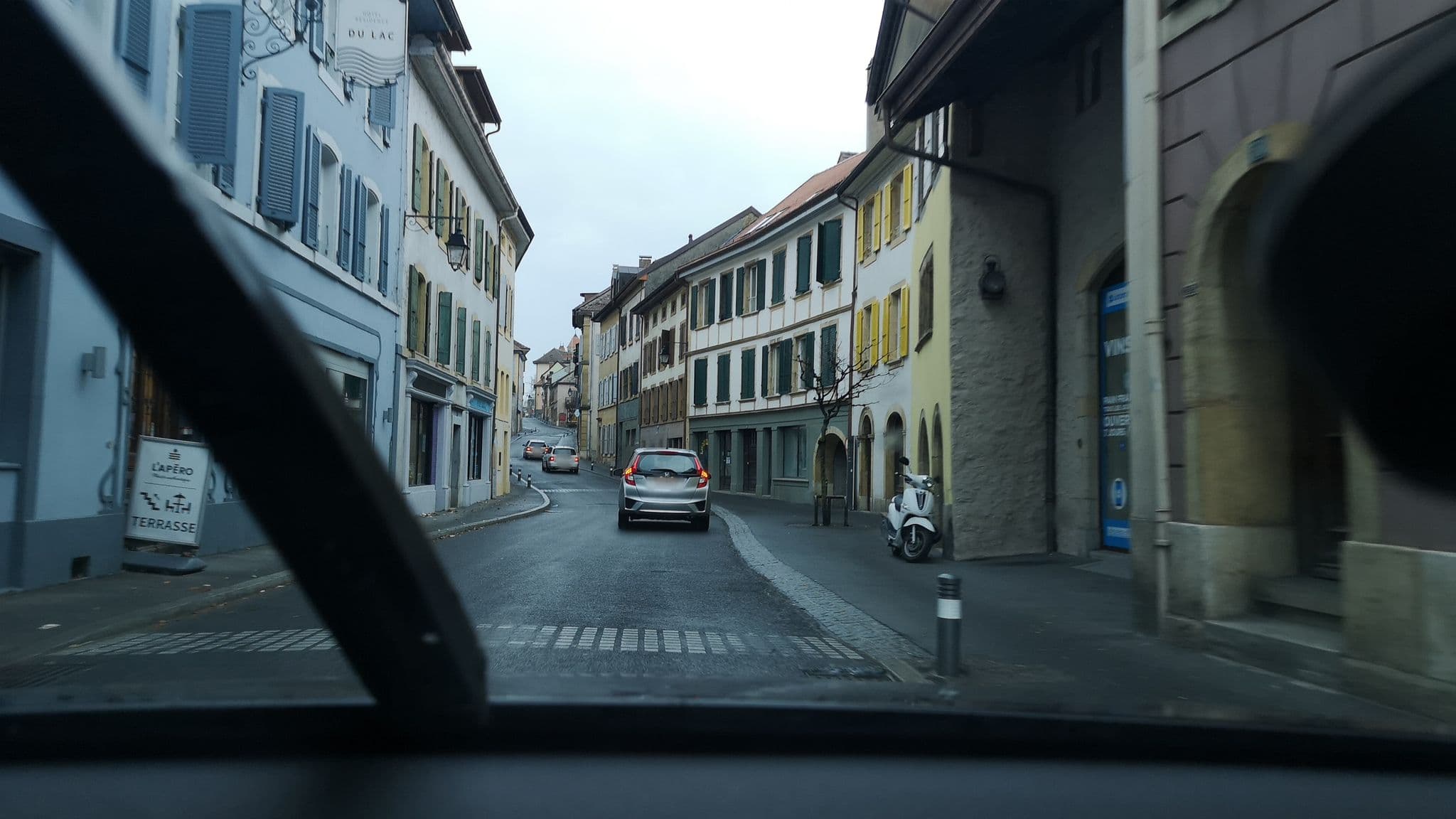 Street view near Hôtel Résidence du Lac, Grandson — © globeur (CC BY-SA · Mapillary)