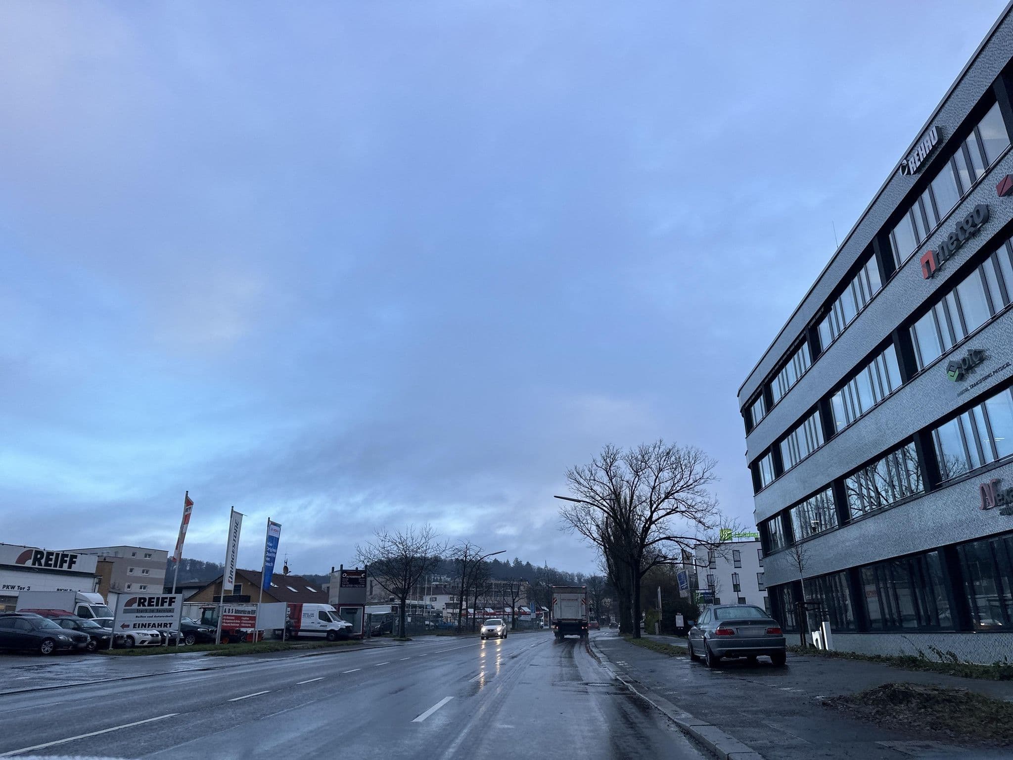 Street view near Holiday Inn - the niu, Star Sindelfingen by IHG, Sindelfingen — © dapiang (CC BY-SA · Mapillary)