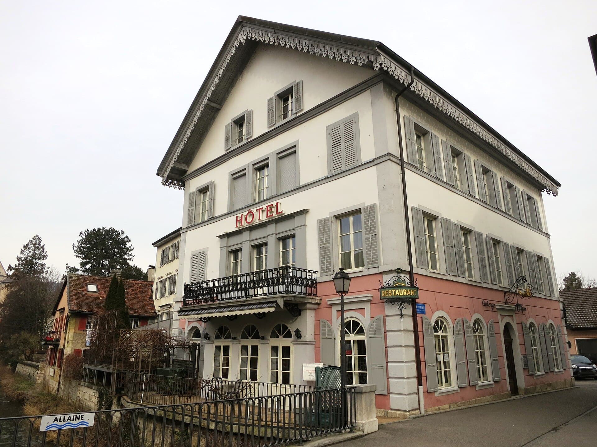 Auberge d'Ajoie (via Wikimedia Commons, CC BY-SA 3.0)