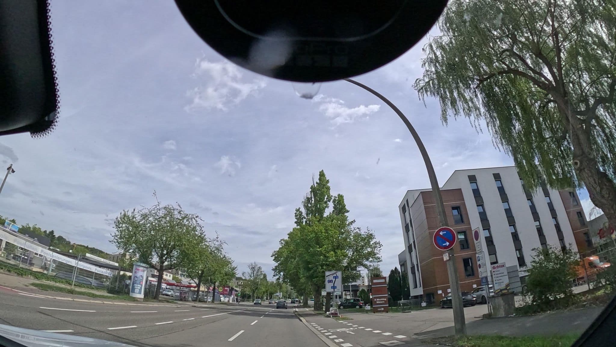 Street view near Hotel Business Bay ( Das ehemalige Staycation Hotel ), Sindelfingen — © dapiang (CC BY-SA · Mapillary)