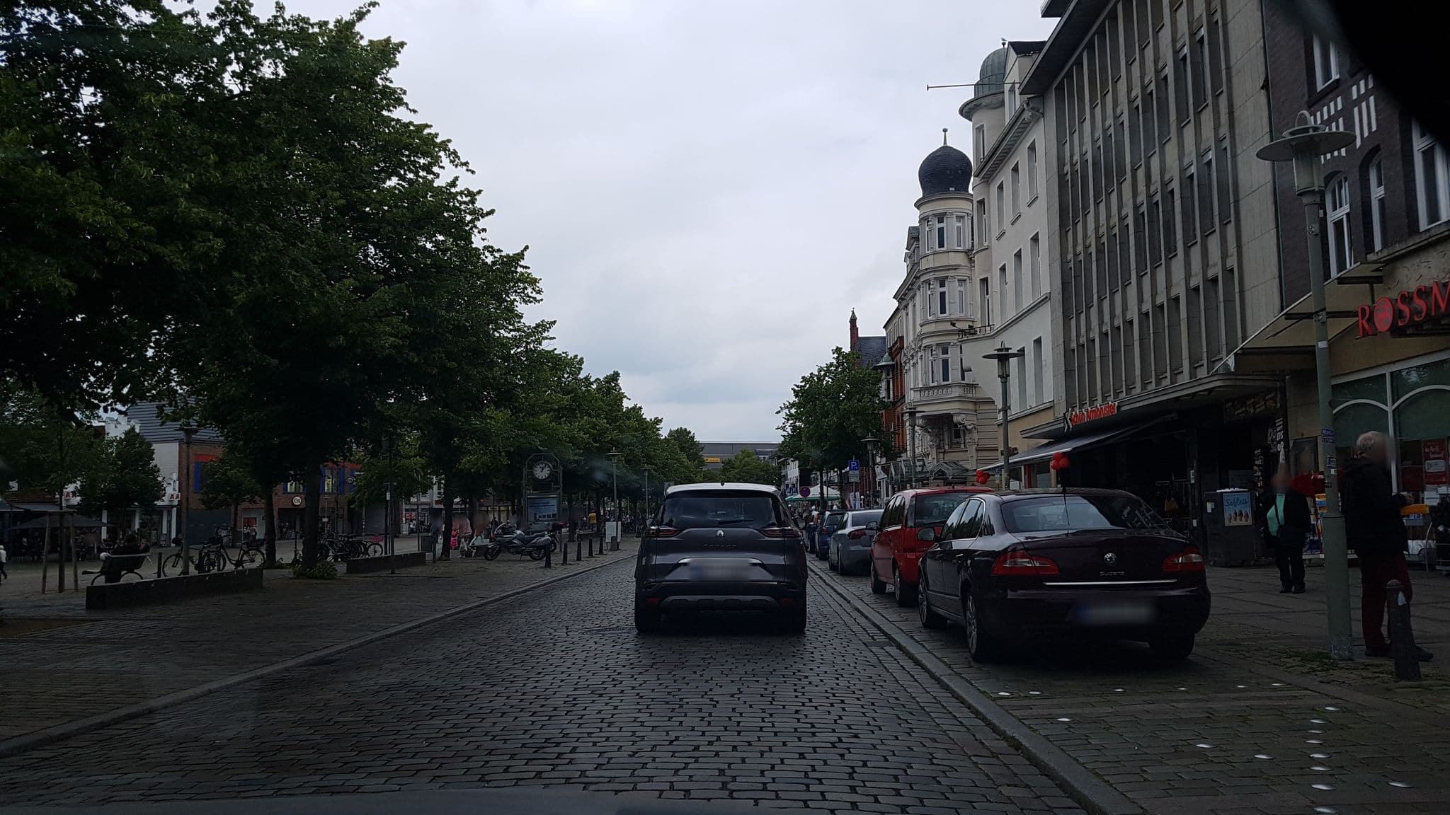 Street view near Aparthotel Neumünster, Neumünster — © dsmm (CC BY-SA · Mapillary)