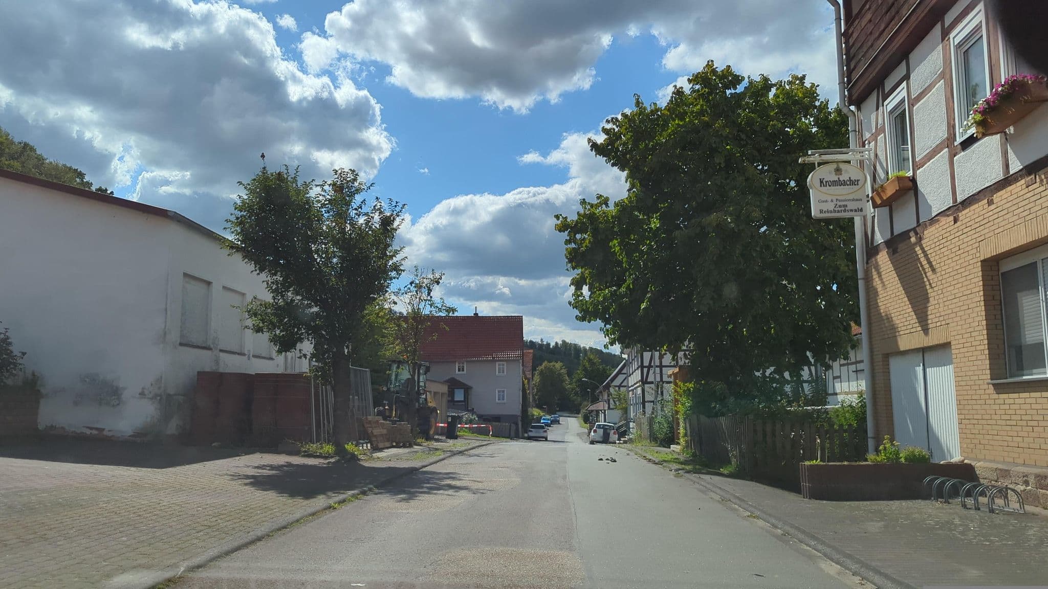 Street view near Gasthaus "Zum Reinhardswald", Bodenfelde — © hotteliene (CC BY-SA · Mapillary)