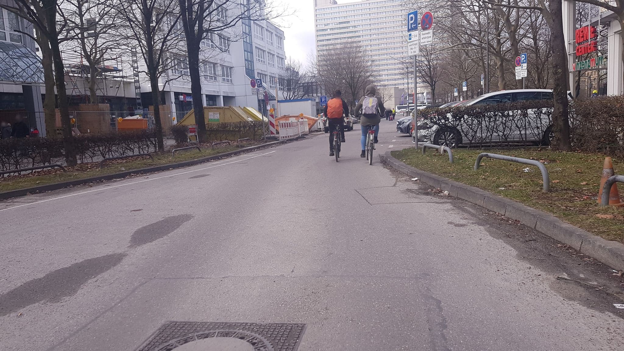 Street view near Choice Hotels Czech Republic, Bogenhausen — © thomas_munichways (CC BY-SA · Mapillary)