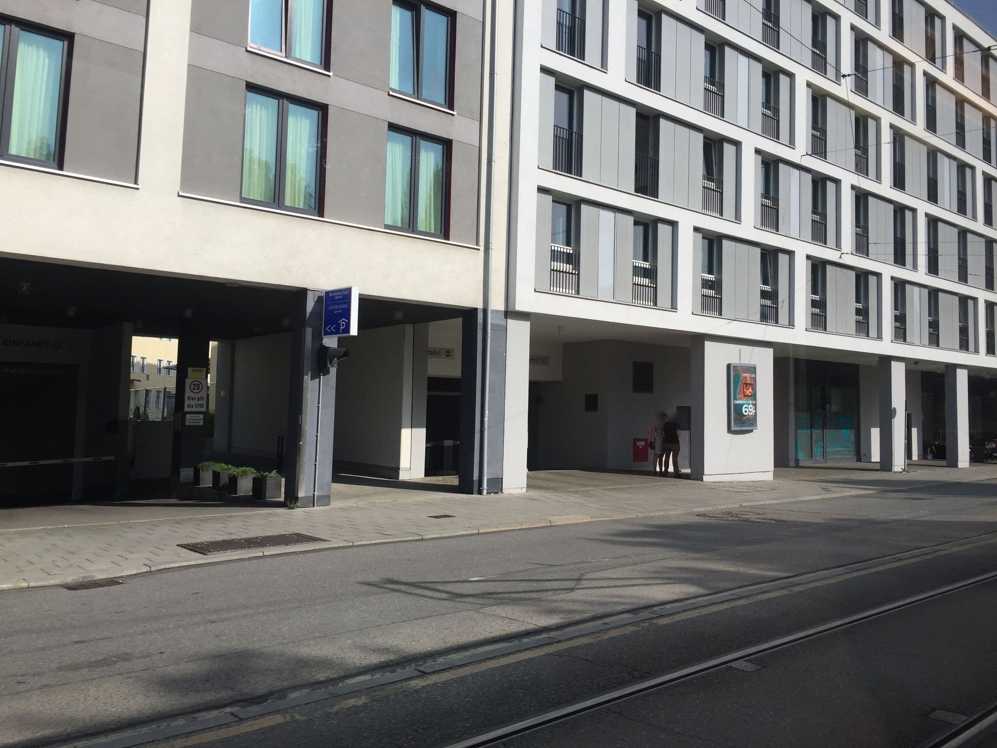 Street view near Courtyard by Marriott München Ost, Bogenhausen — © kangjiankarl (CC BY-SA · Mapillary)