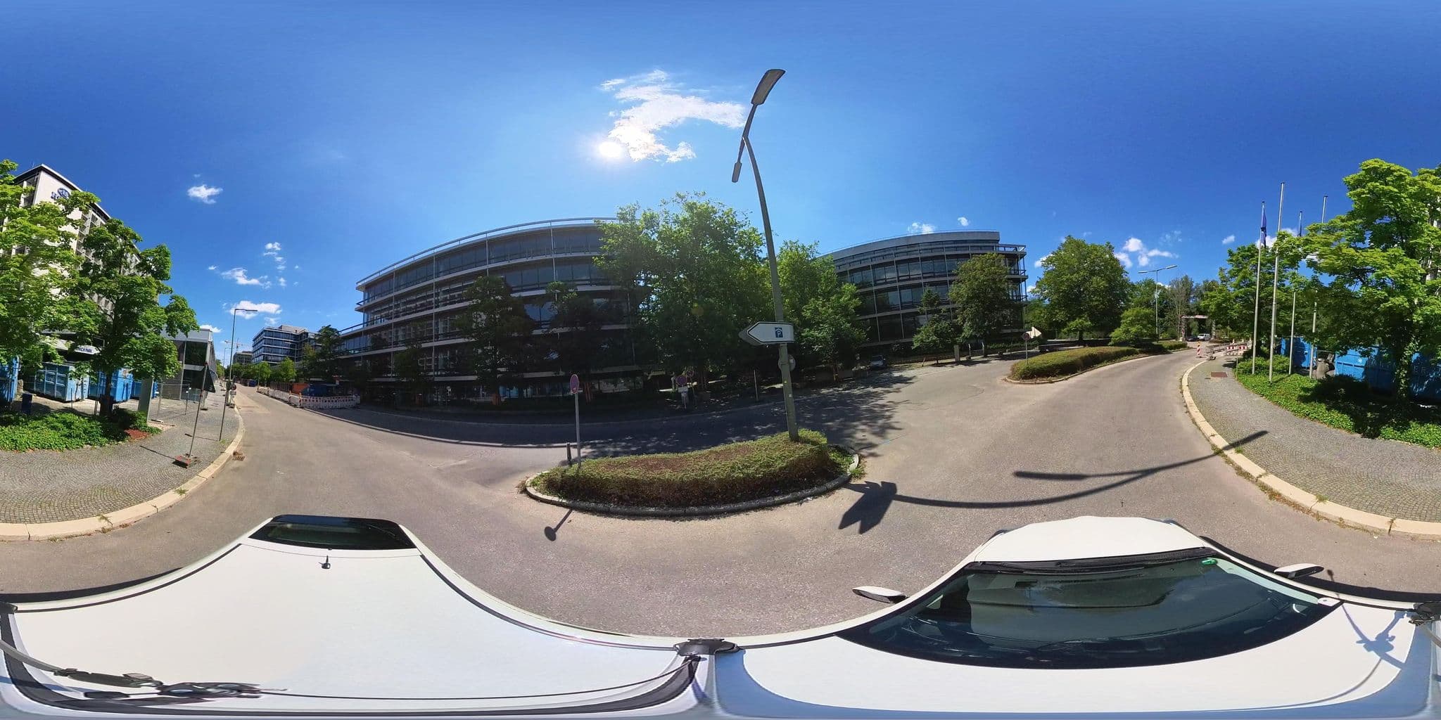Street view near Hilton München Park, Bogenhausen — © osmplus_org (CC BY-SA · Mapillary)