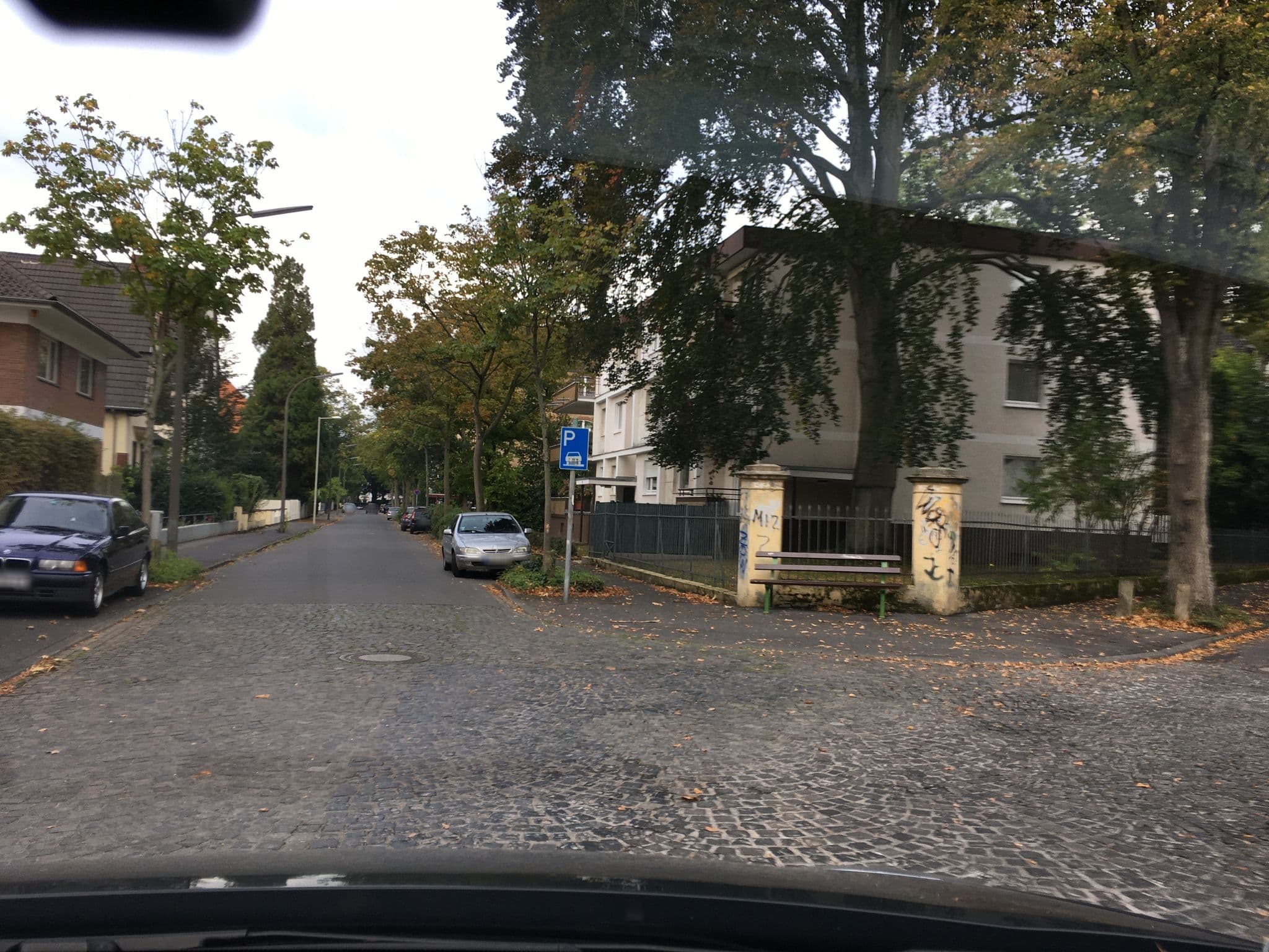 Street view near Boutiquehotel Dreesen, Königswinter — © dschuwa (CC BY-SA · Mapillary)