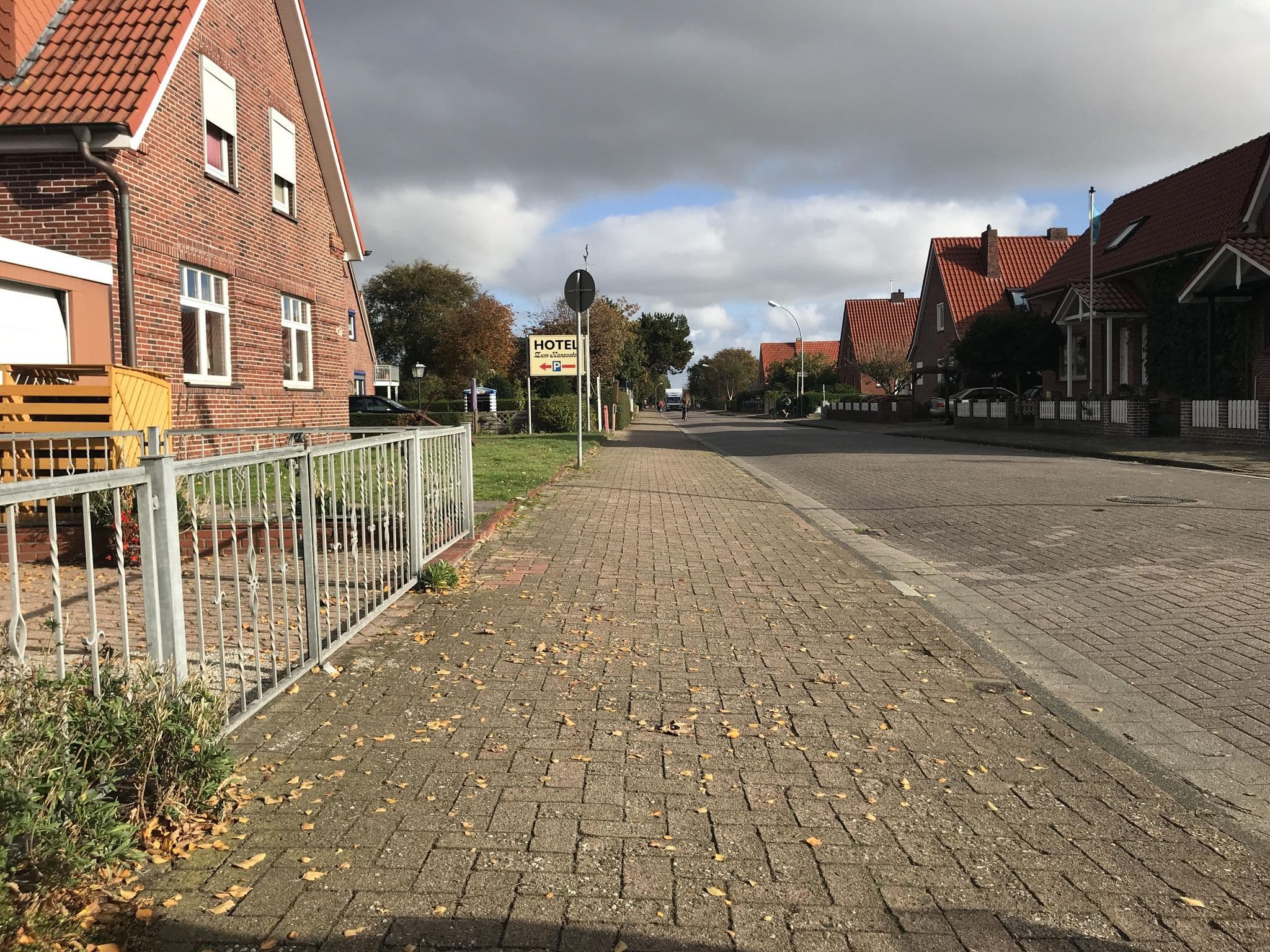 Street view near Hotel Zum Hanseaten, Borkum — © miguel_andrade (CC BY-SA · Mapillary)
