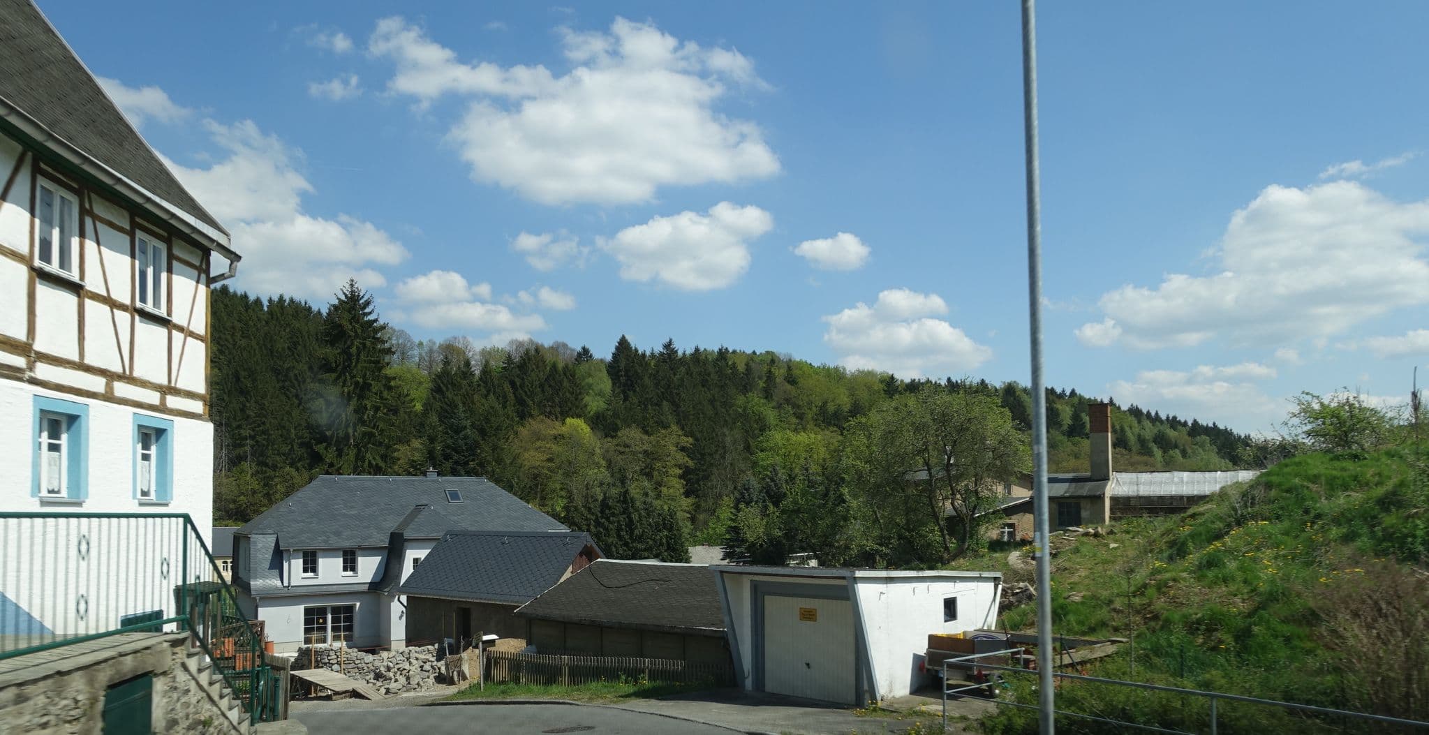 Street view near Anno 1886 Knepp-Hänel-Haus - Erzgebirge Ferienwohnungen, Grünhainichen — © malenki (CC BY-SA · Mapillary)