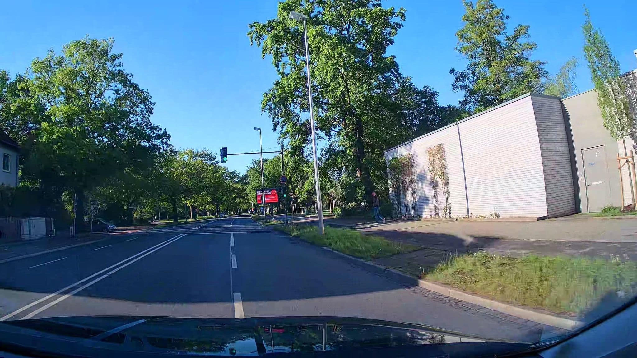 Street view near Hotel Eilenriede Garni, Bothfeld — © StefanS79 (CC BY-SA · Mapillary)