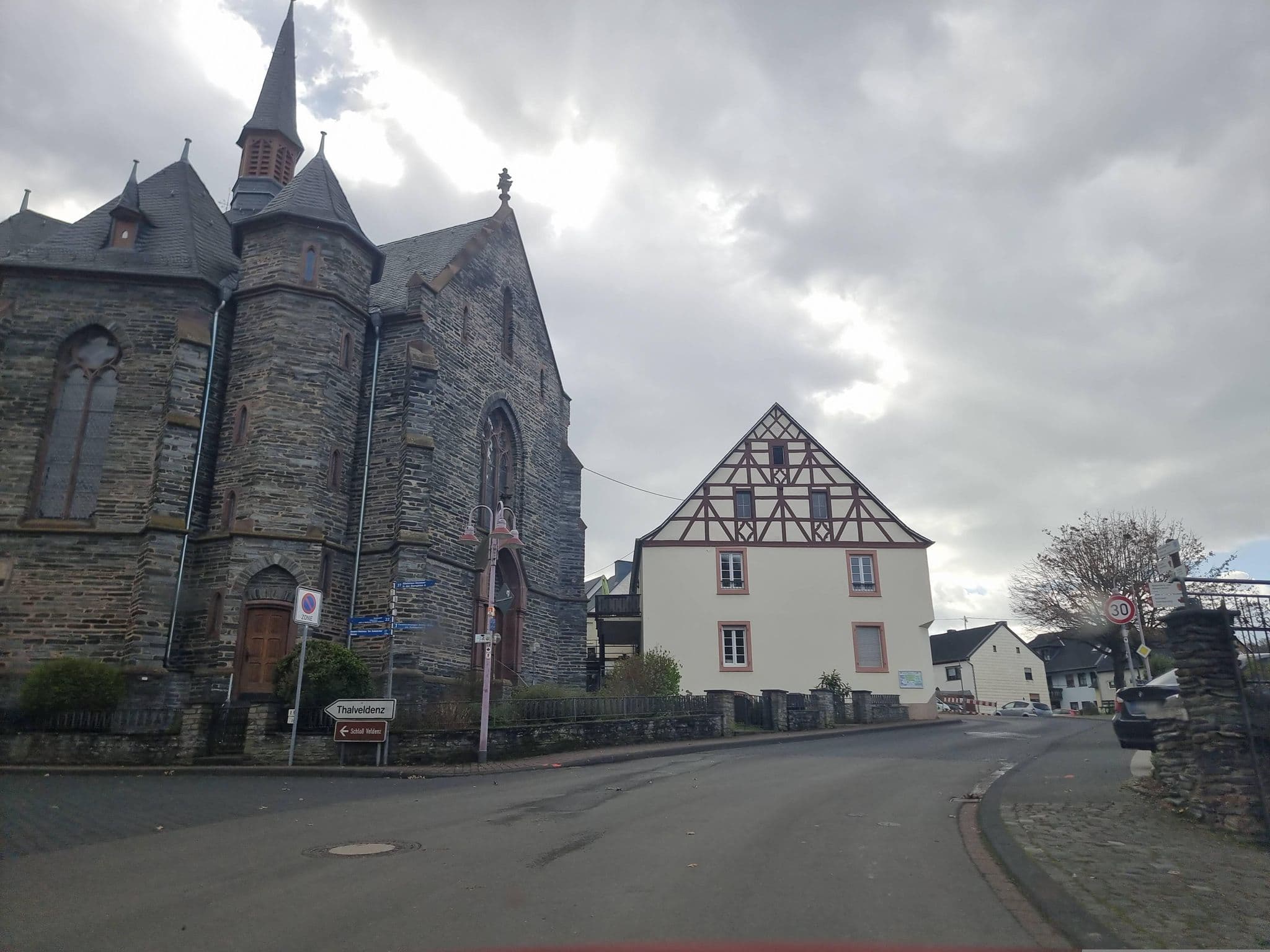 Street view near Veldenz, Lieser — © ma_rt_in (CC BY-SA · Mapillary)