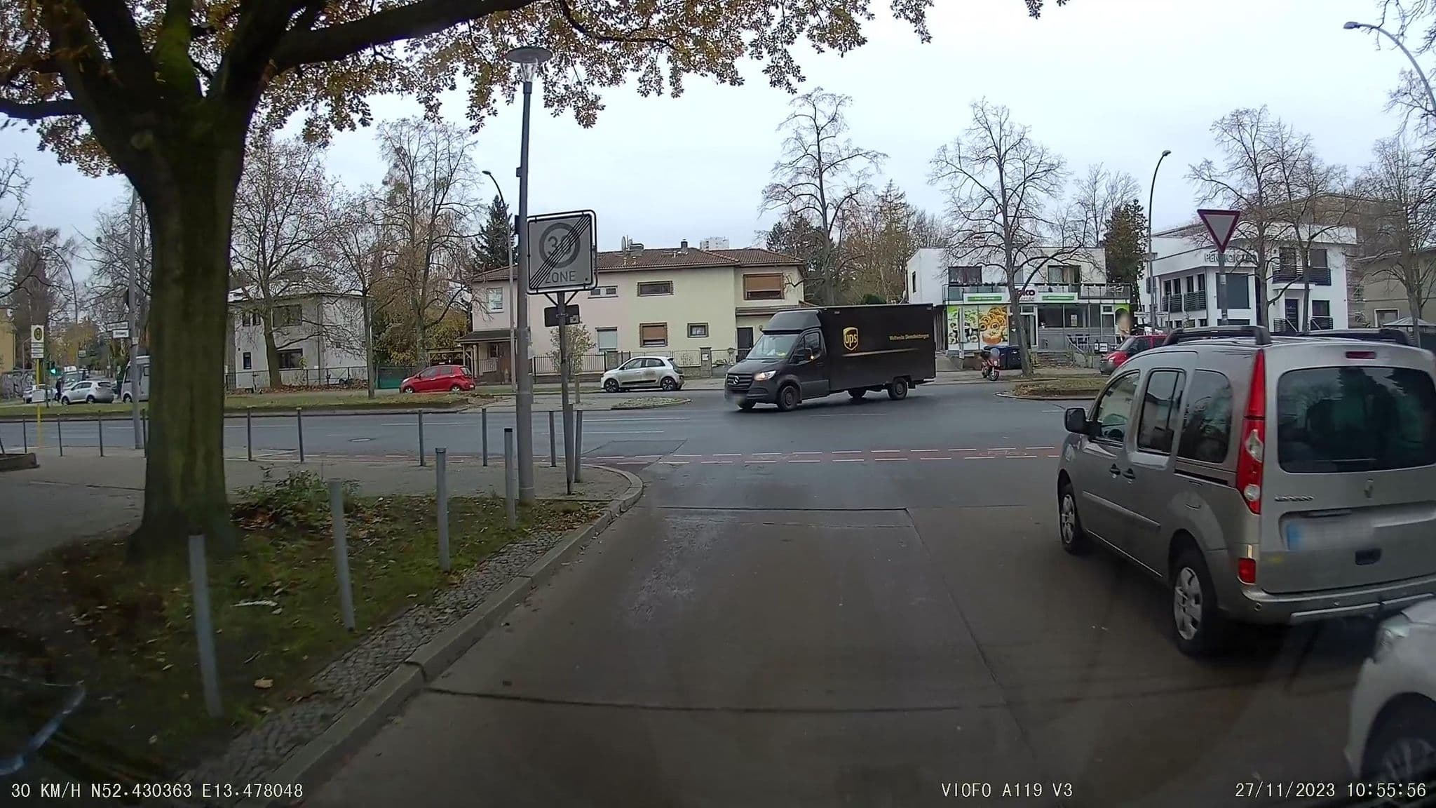 Street view near Hotel Nest Berlin, Rudow — © alexander2010 (CC BY-SA · Mapillary)