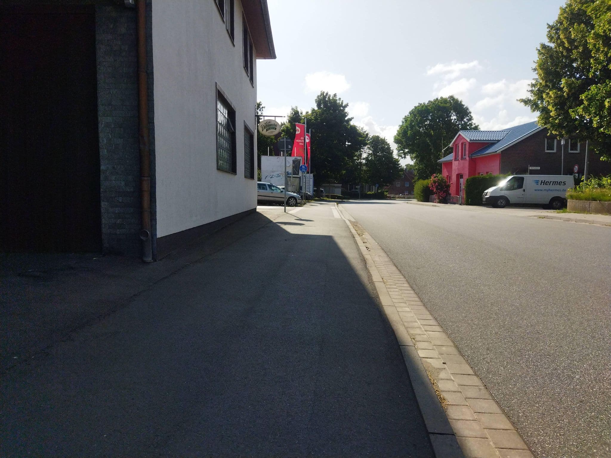 Street view near Elbblick Brokdorf Hotel Sell Restaurant und Café, Brokdorf — © changchun1 (CC BY-SA · Mapillary)