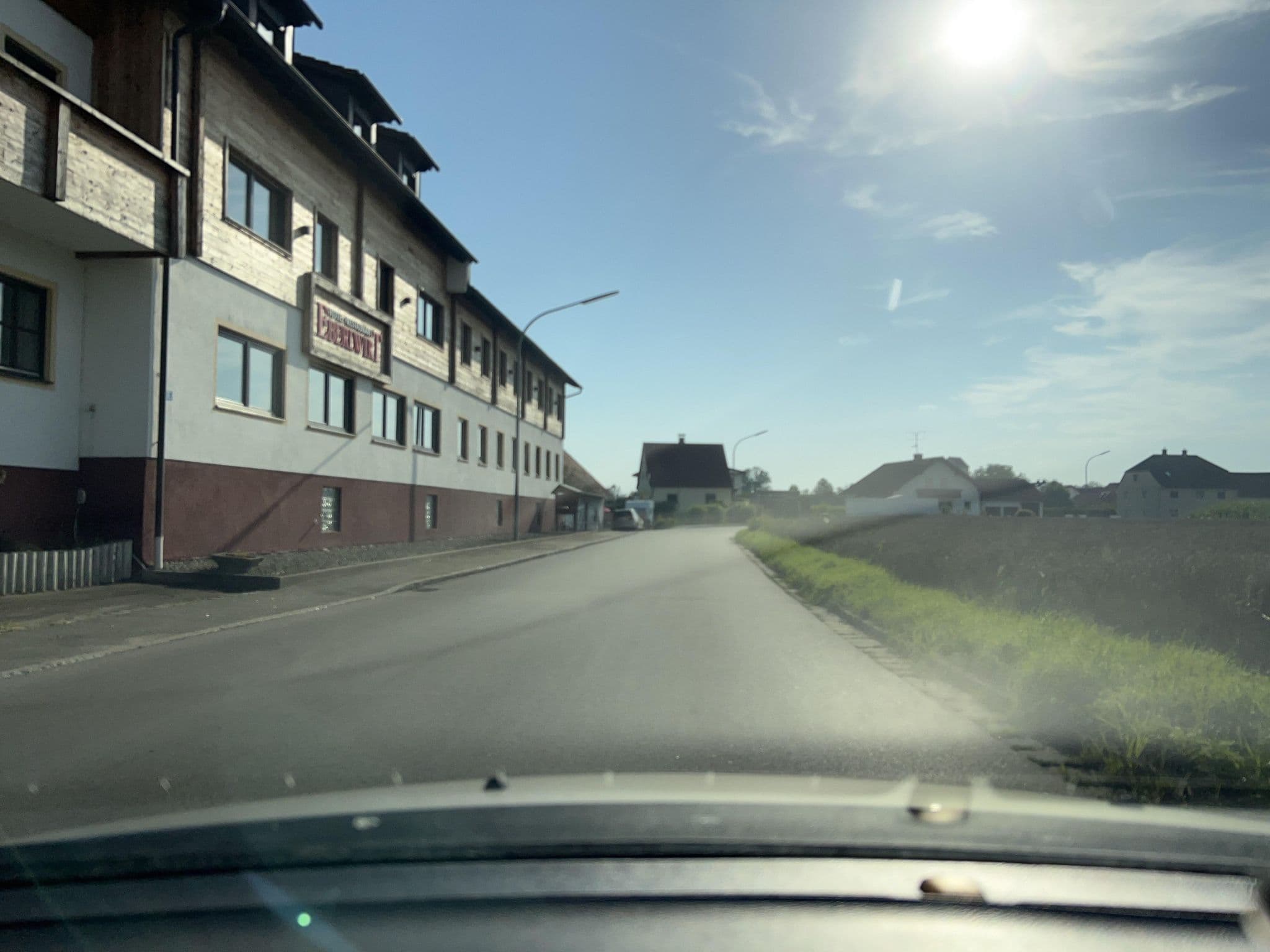 Street view near Hotel- Restaurant Eberlwirt oHG, Bruckberg — © chicc0 (CC BY-SA · Mapillary)