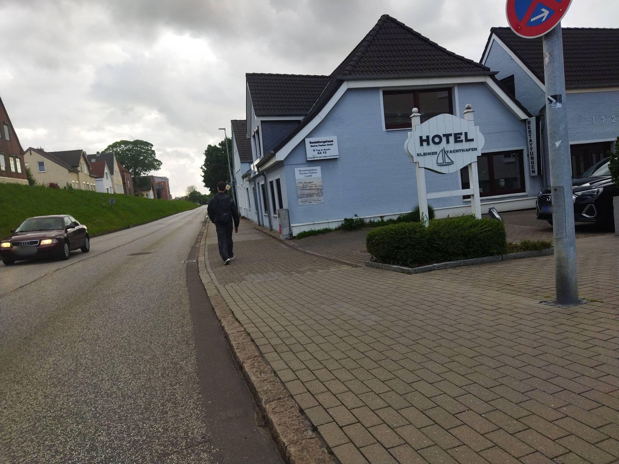 Street view near Hotel Kleiner Yachthafen - Schramm Hotel Verwaltungs GmbH & Co KG, Brunsbüttel — © changchun1 (CC BY-SA · Mapillary)