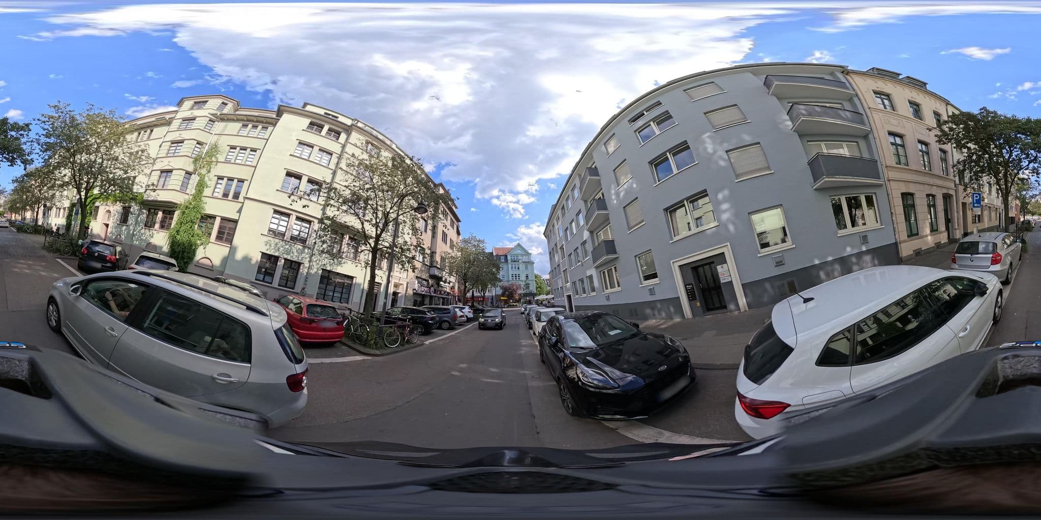 Street view near Hotel Alt Deutz City-Messe-Arena, Deutz — © popball (CC BY-SA · Mapillary)