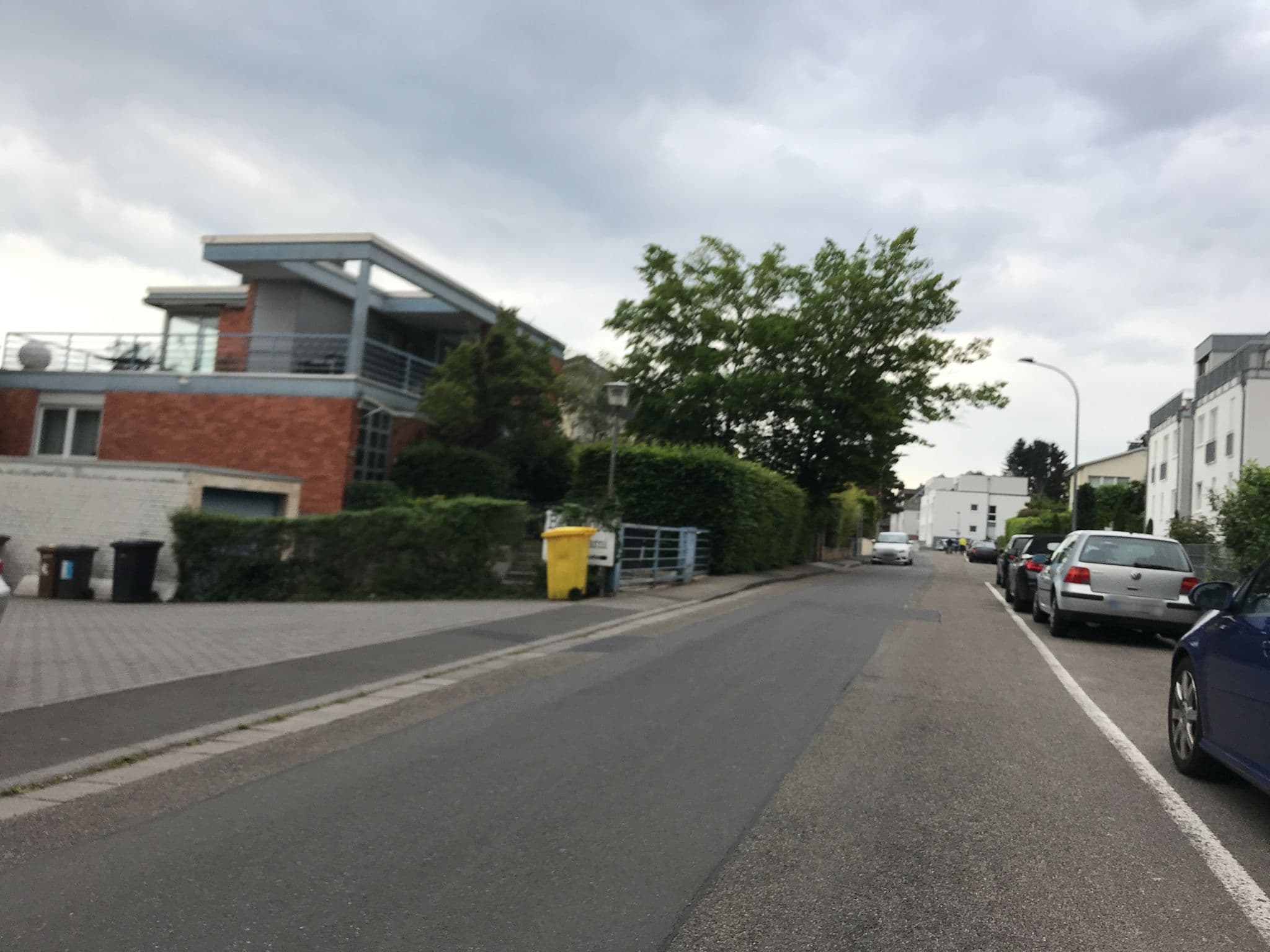 Street view near Berghotel, Budenheim — © miguel_andrade (CC BY-SA · Mapillary)