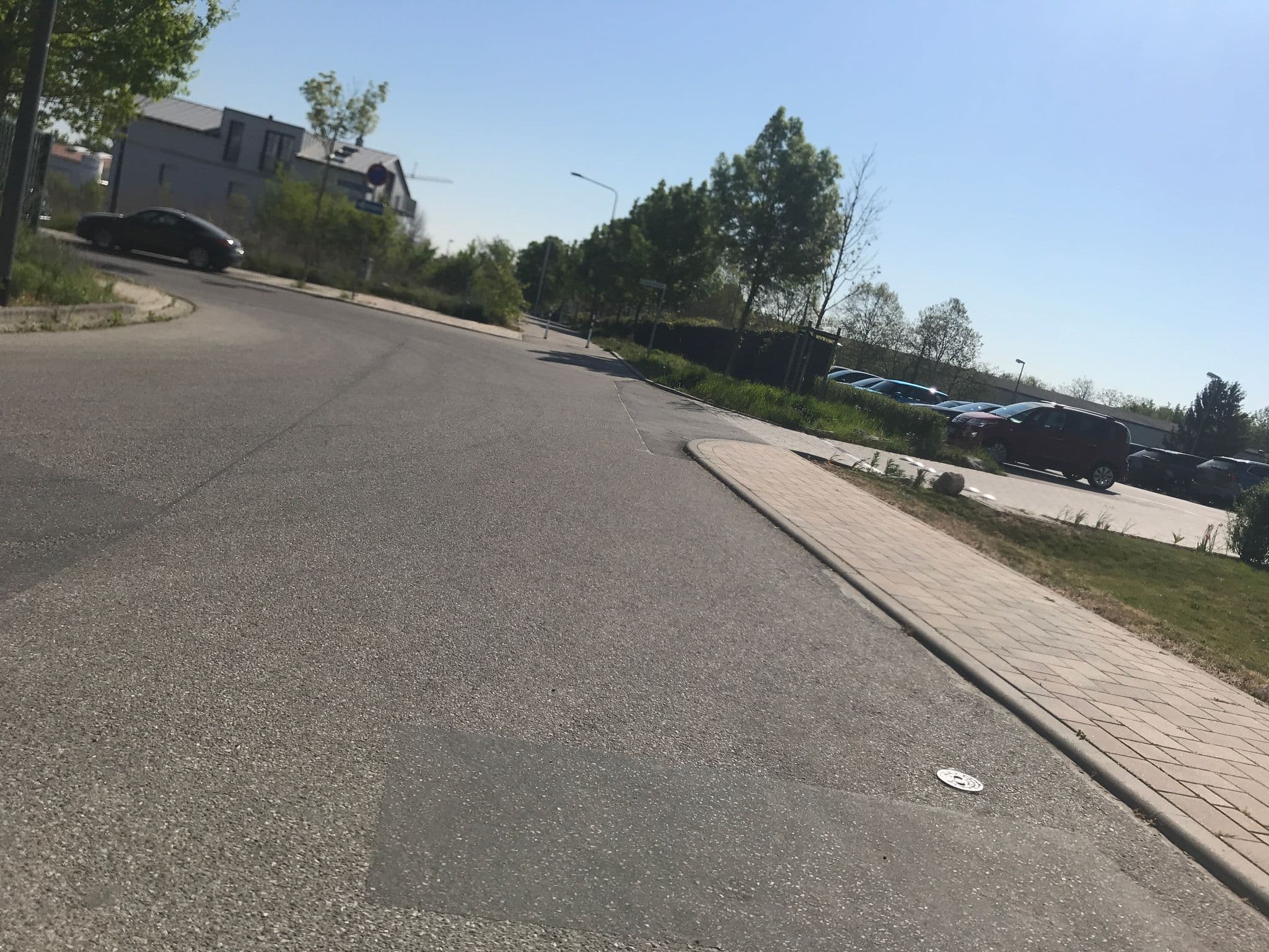 Street view near Aparthotel Parkallee, Schierstein — © miguel_andrade (CC BY-SA · Mapillary)
