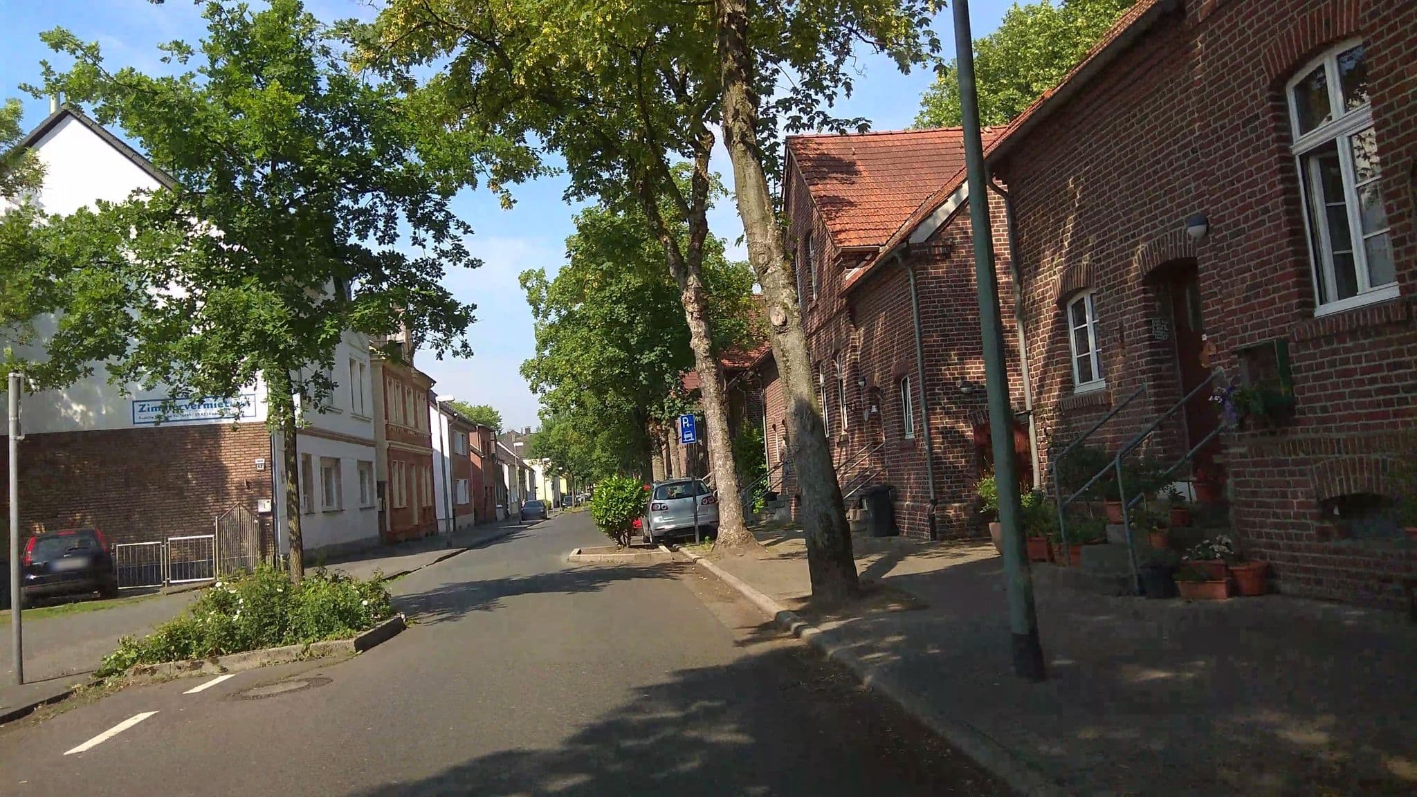 Street view near Zimmervermietung Schrödel, Buer — © geogladbecker (CC BY-SA · Mapillary)