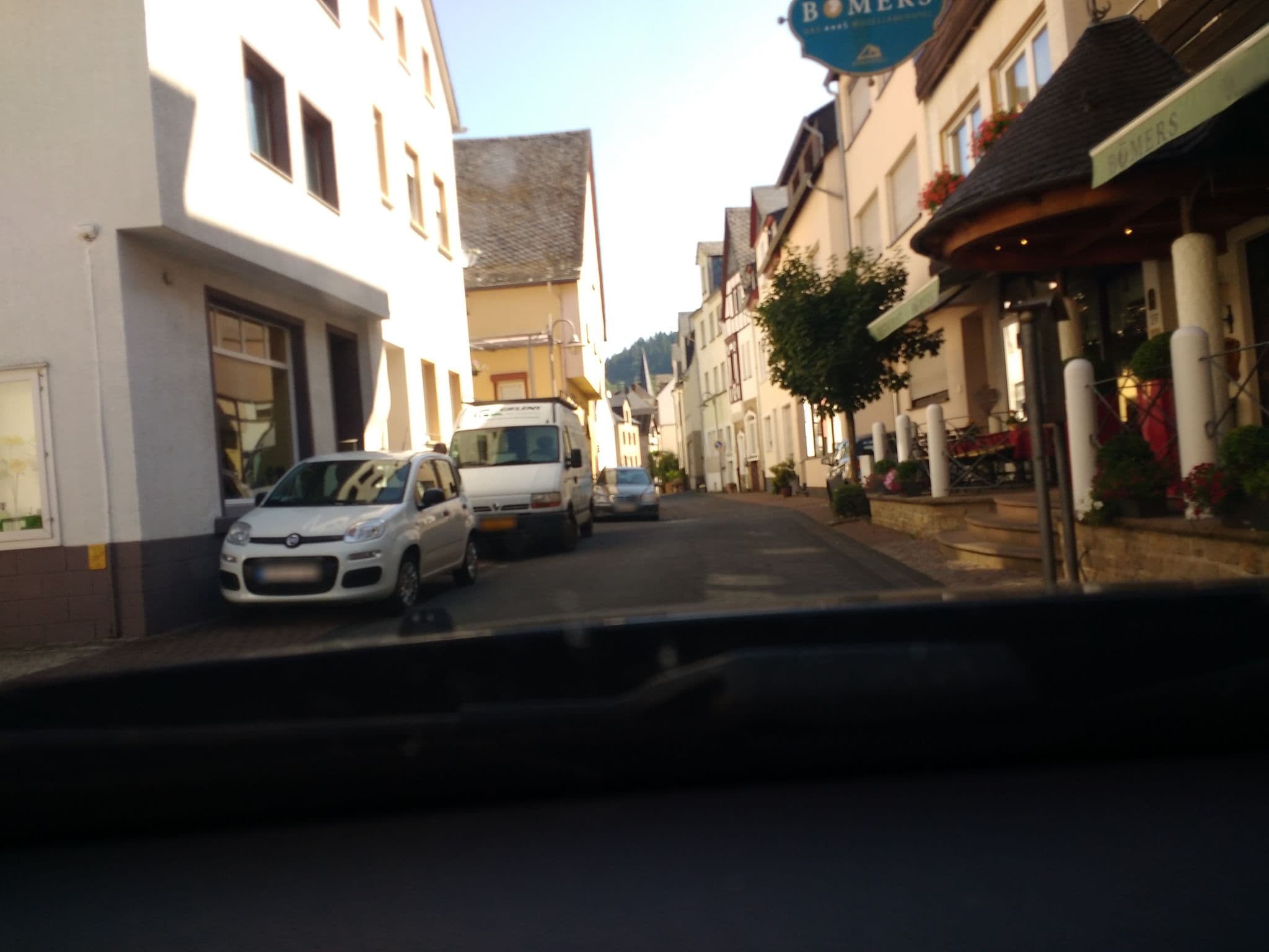 Street view near Ringhotel Bömers Mosel Landhotel, Bullay — © igdb (CC BY-SA · Mapillary)
