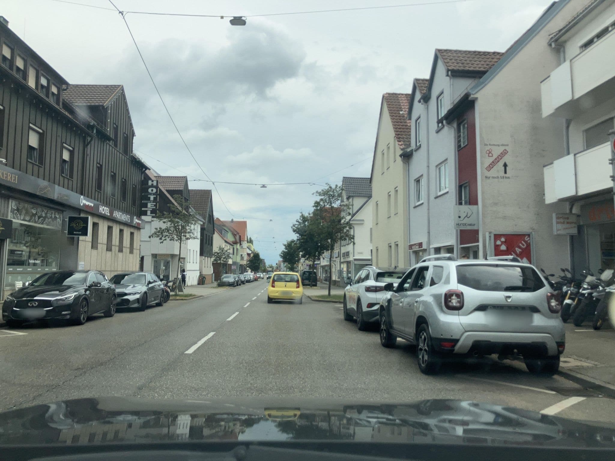 Street view near M-A-S Hotel & Apartments, Heerstraße — © poseidon69 (CC BY-SA · Mapillary)